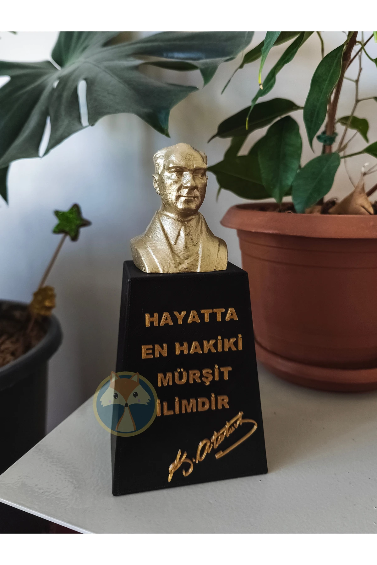 3D Atatürk Büstü – “En Hakiki Mürşit İlimdir” Yazılı - çok renkli - yaldız boyalı