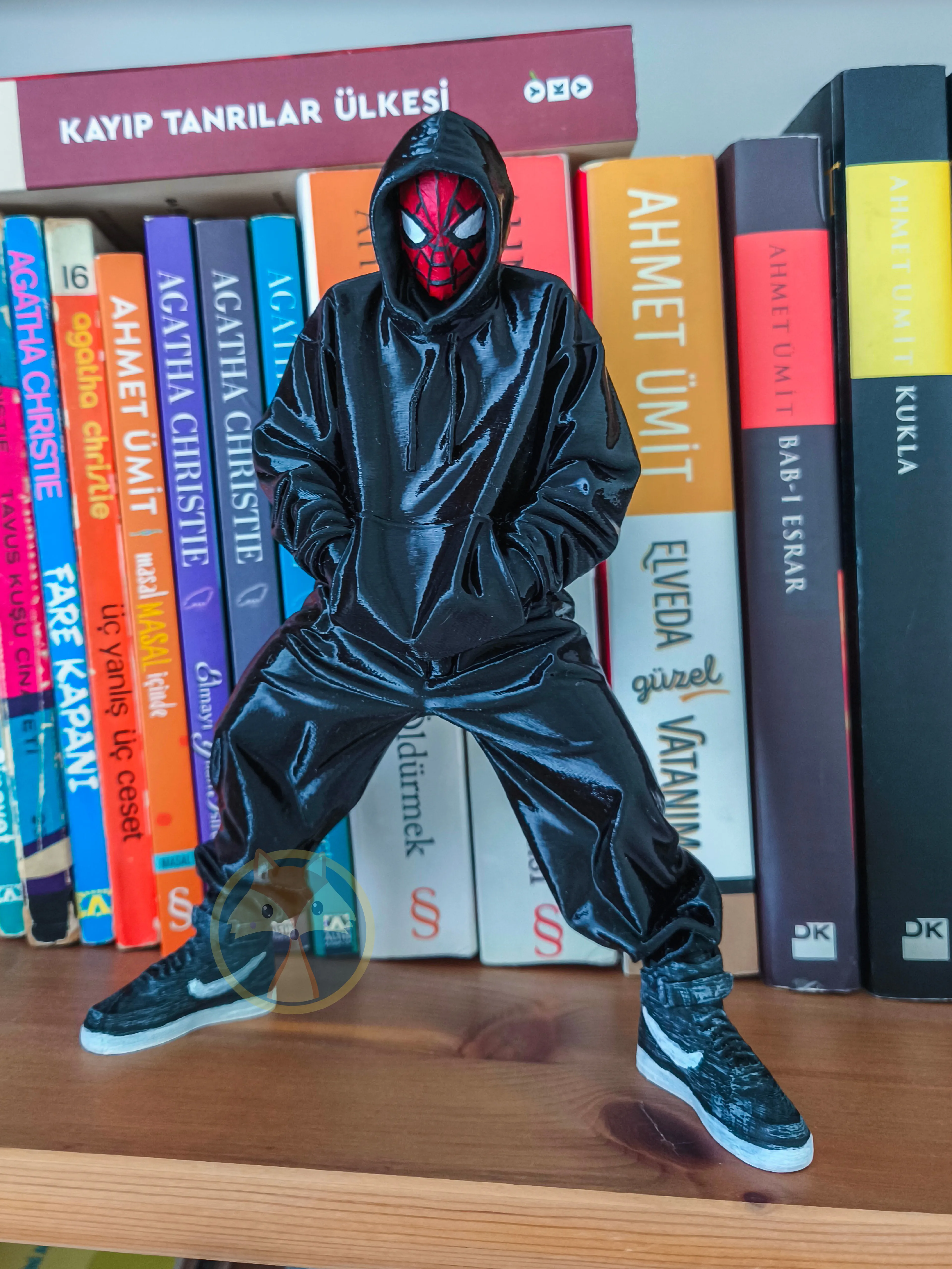 Urban Hero - Kapüşonlu Örümcek Adam