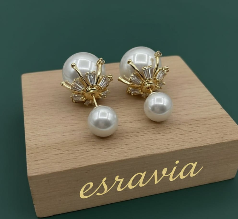 Parlak Taş Detaylı İnci Küpe