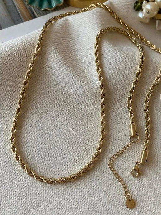 Burgu Işıltı Kolye