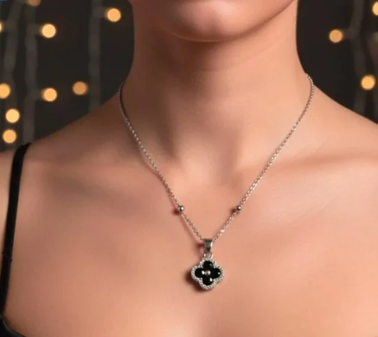 Yonca Siyah Taşlı Model Top Zincir Çelik Kolye