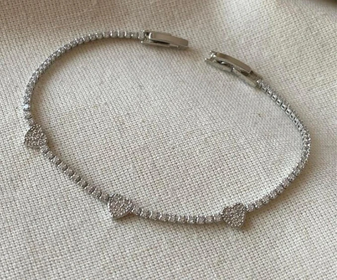 Silver Taşlı Kalp Detaylı İnce Suyolu Bileklik