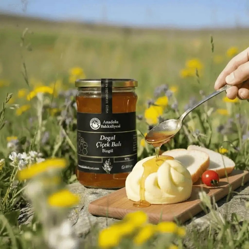 Karadeniz Sofrası: 1 kg Trabzon Tereyağı + 850 g Süzme Çiçek Balı