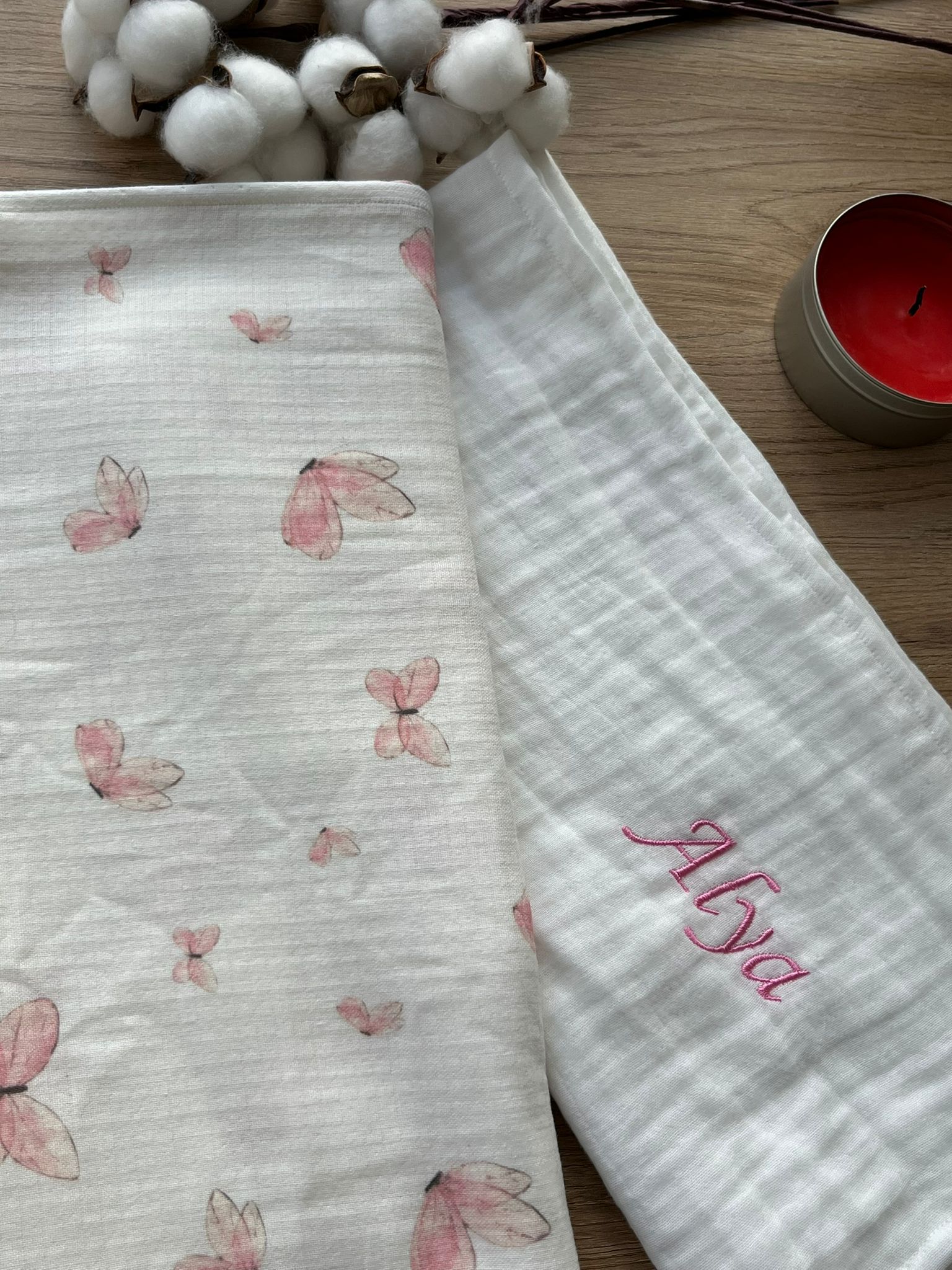 Nakışlı İsimli Müslin Örtü Seti-Pembe Kelebekler