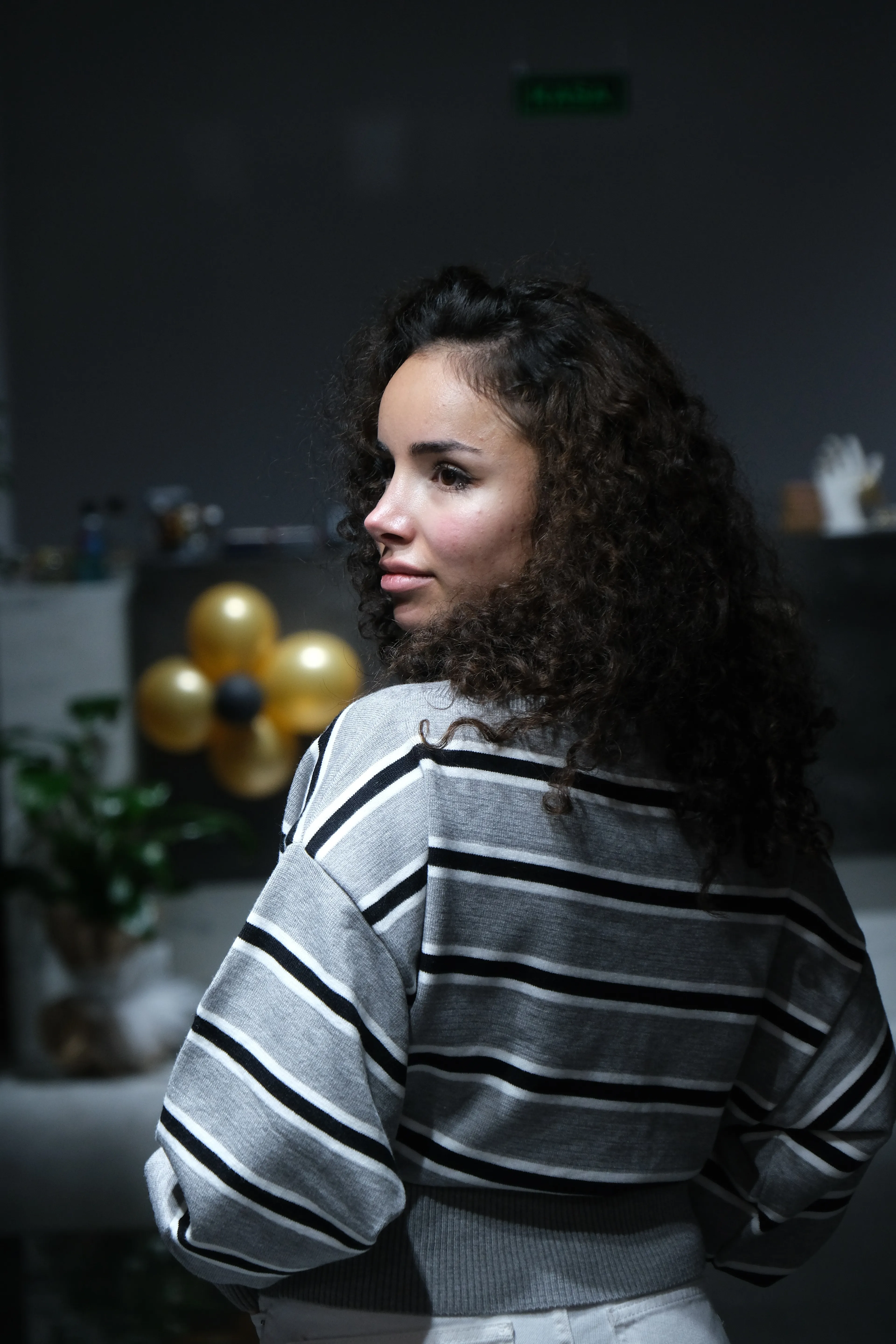 Kadın Asimetrik Çizgili Triko Kazak