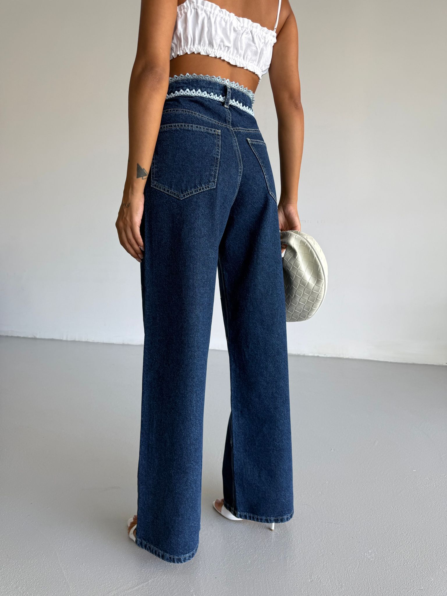 Dantel Kurdele Detail Mavi Jean