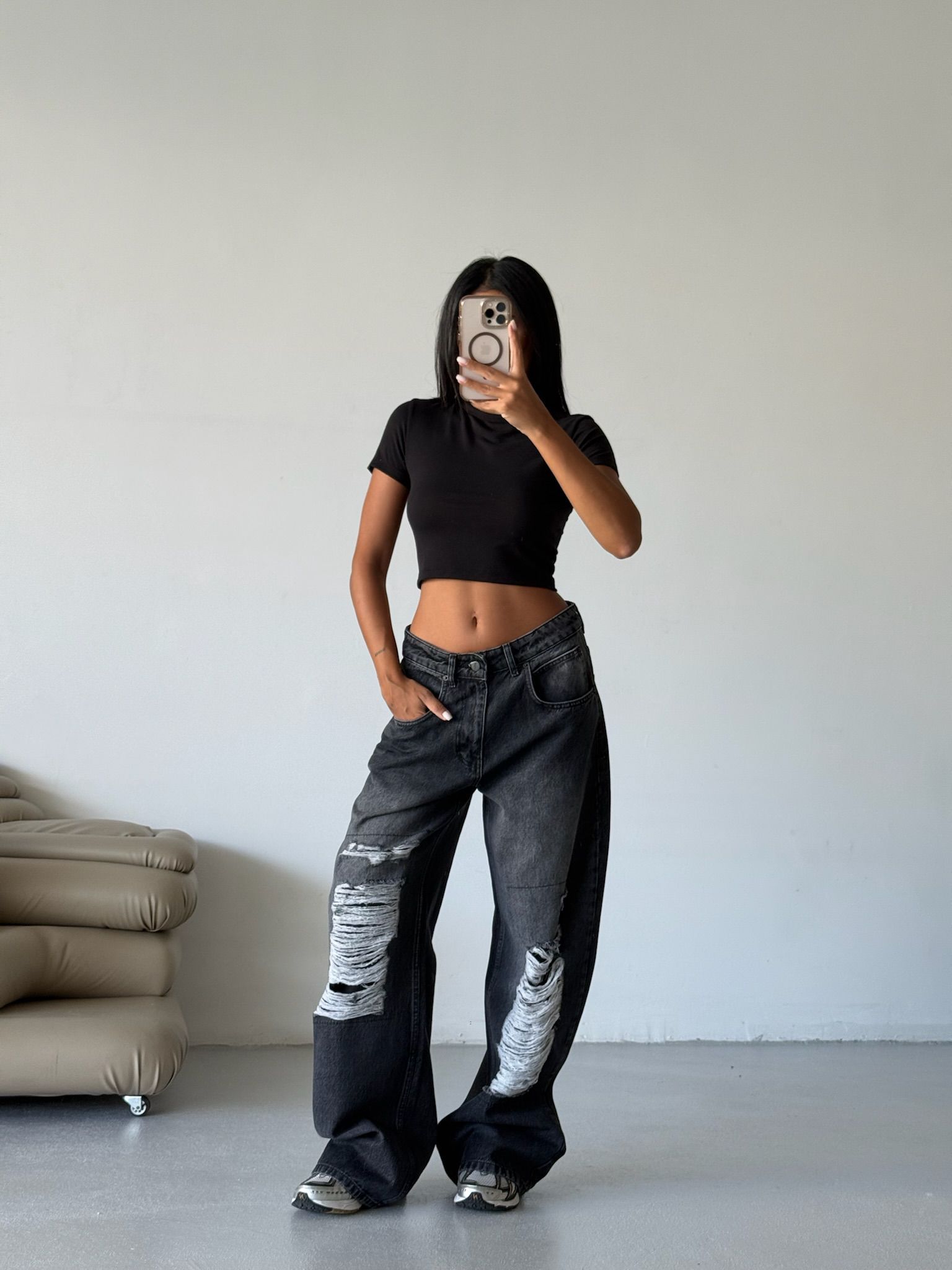 Lazer Yamalı Siyah Yıkamalı Baggy Jean