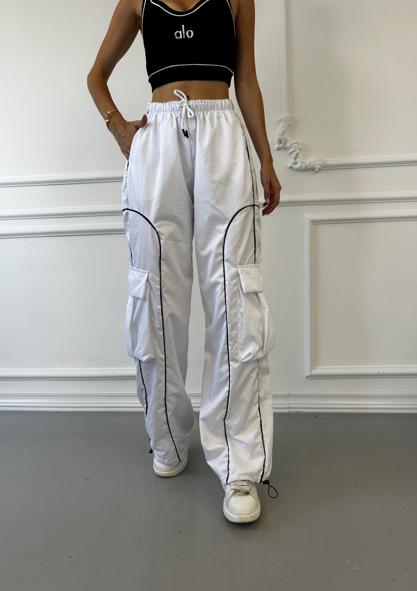 Beyaz Line Detail Kargo Eşofman Altı