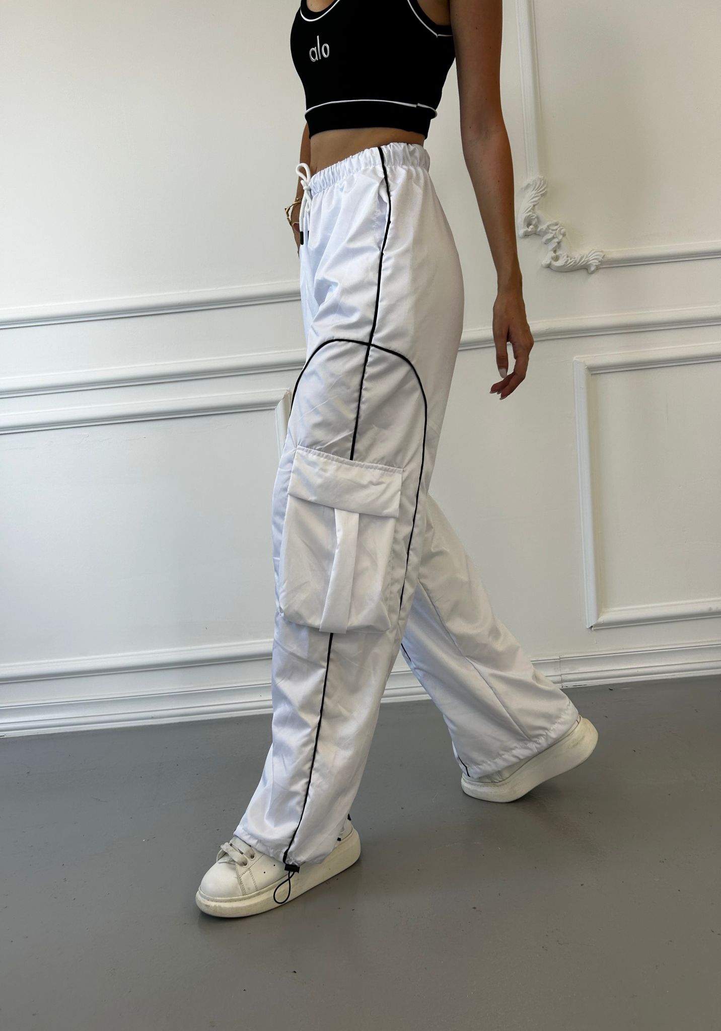 Beyaz Line Detail Kargo Eşofman Altı