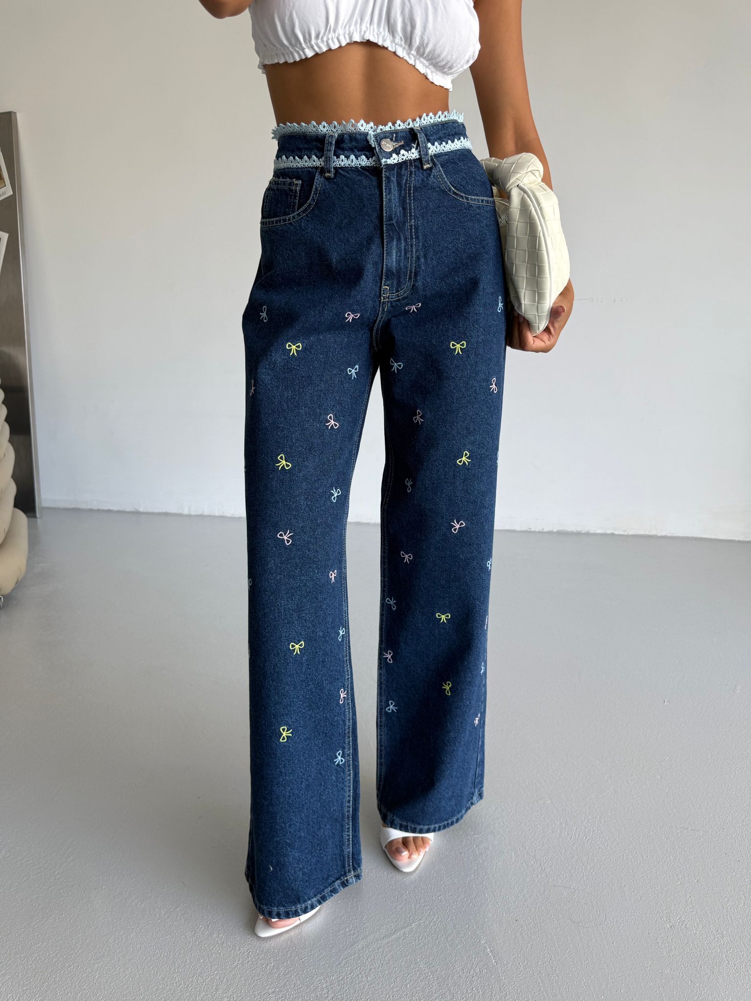 Dantel Kurdele Detail Mavi Jean
