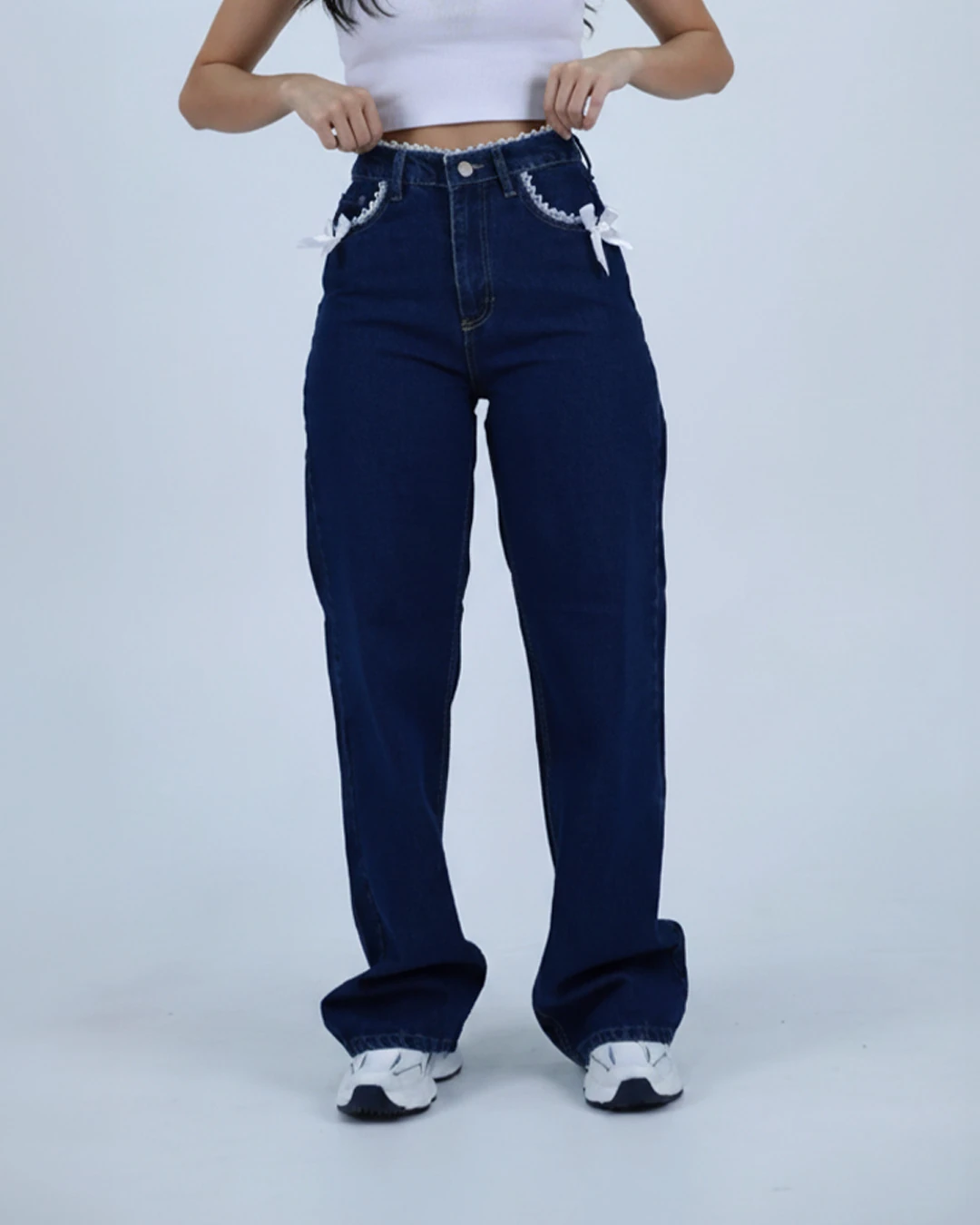 Mavi Dantel Kurdele Detaylı Jean