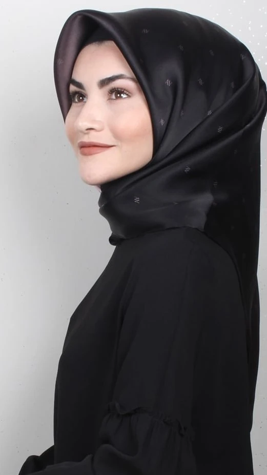 8338D ARMİNE NOSTALJİ SERİSİ SURA İPEK EŞARP