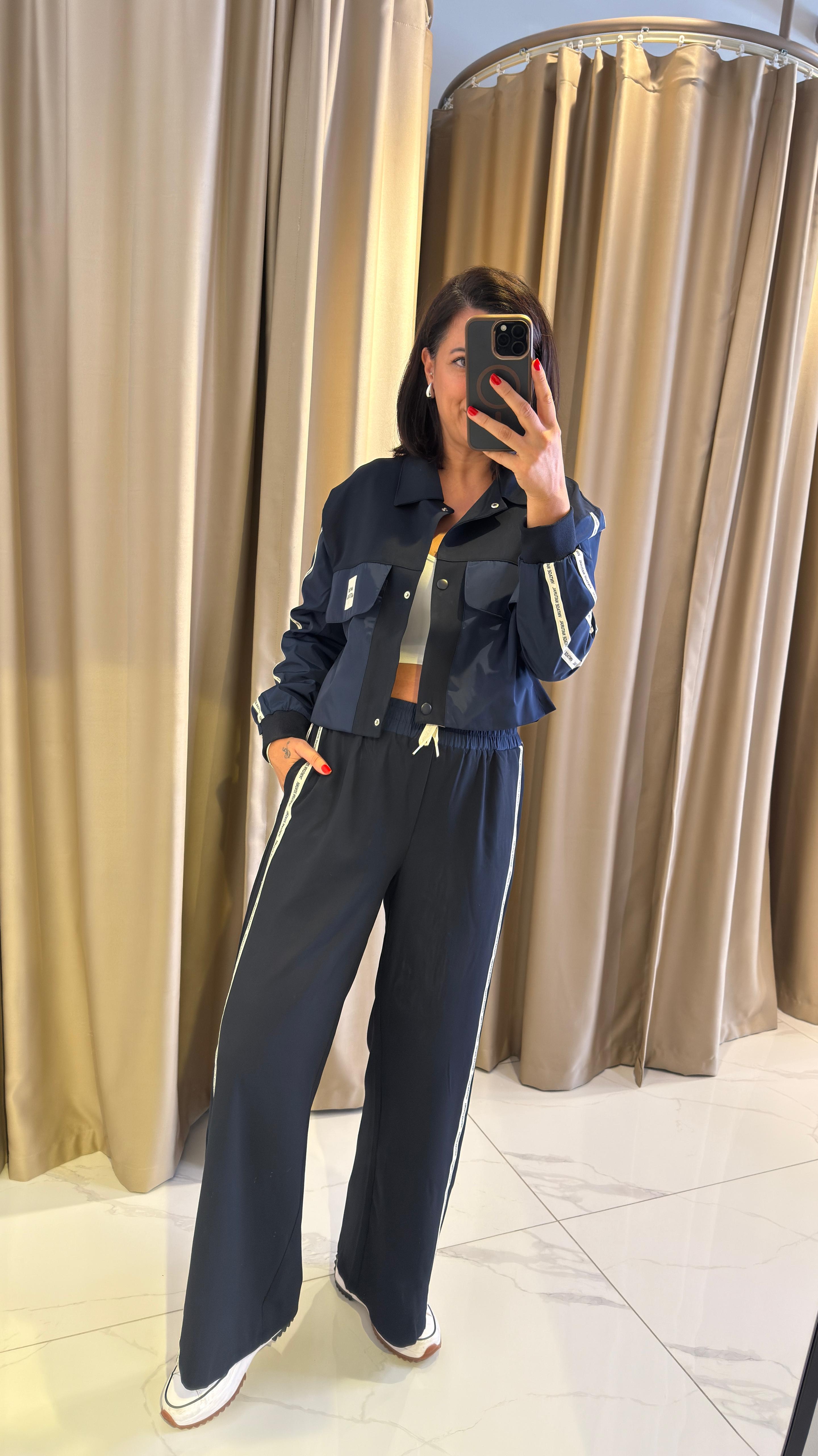 MARKA MODEL EŞOFMAN TAKIMI