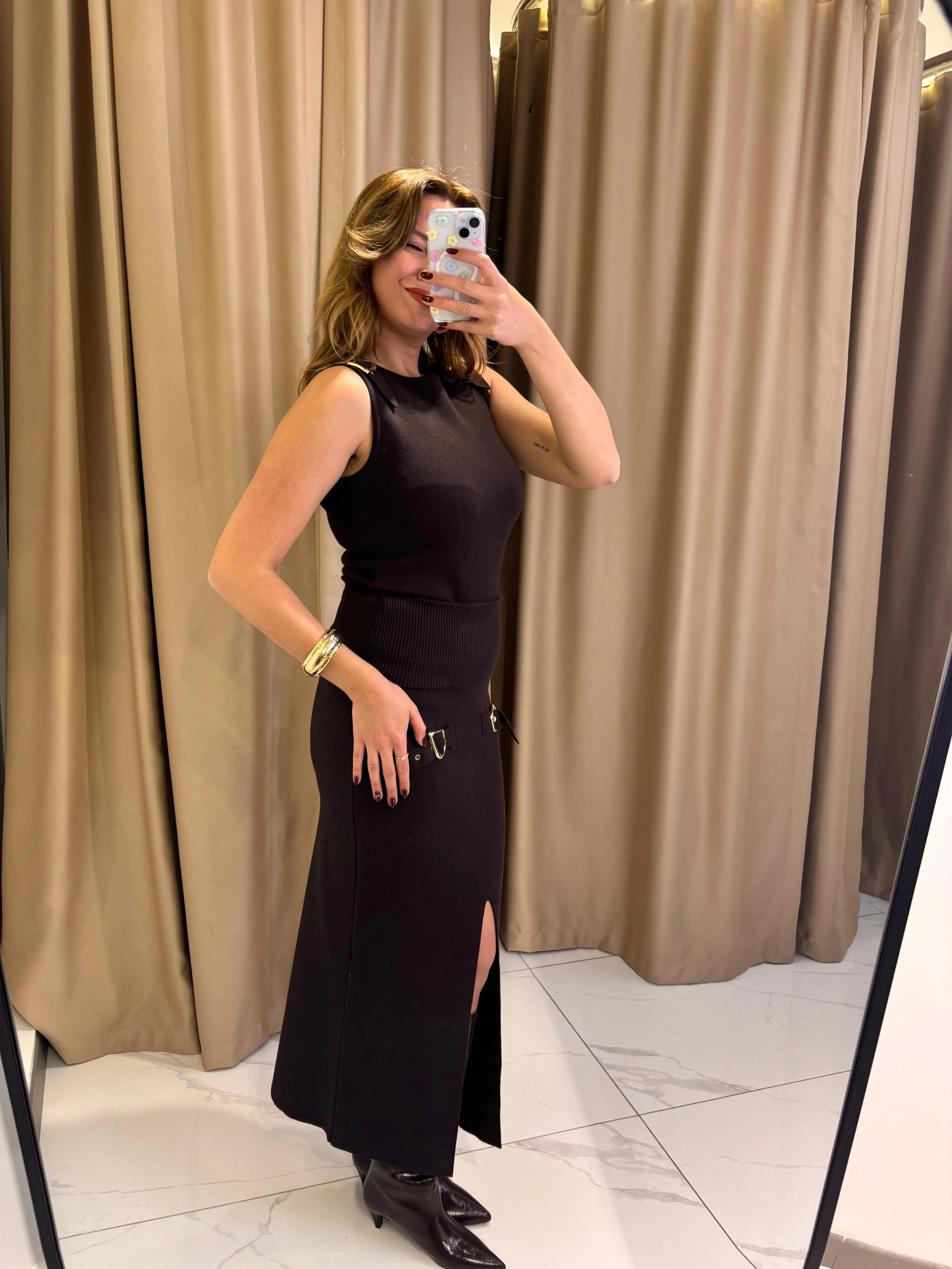 AKSESUAR DETAYLI TRİKO BLUZ