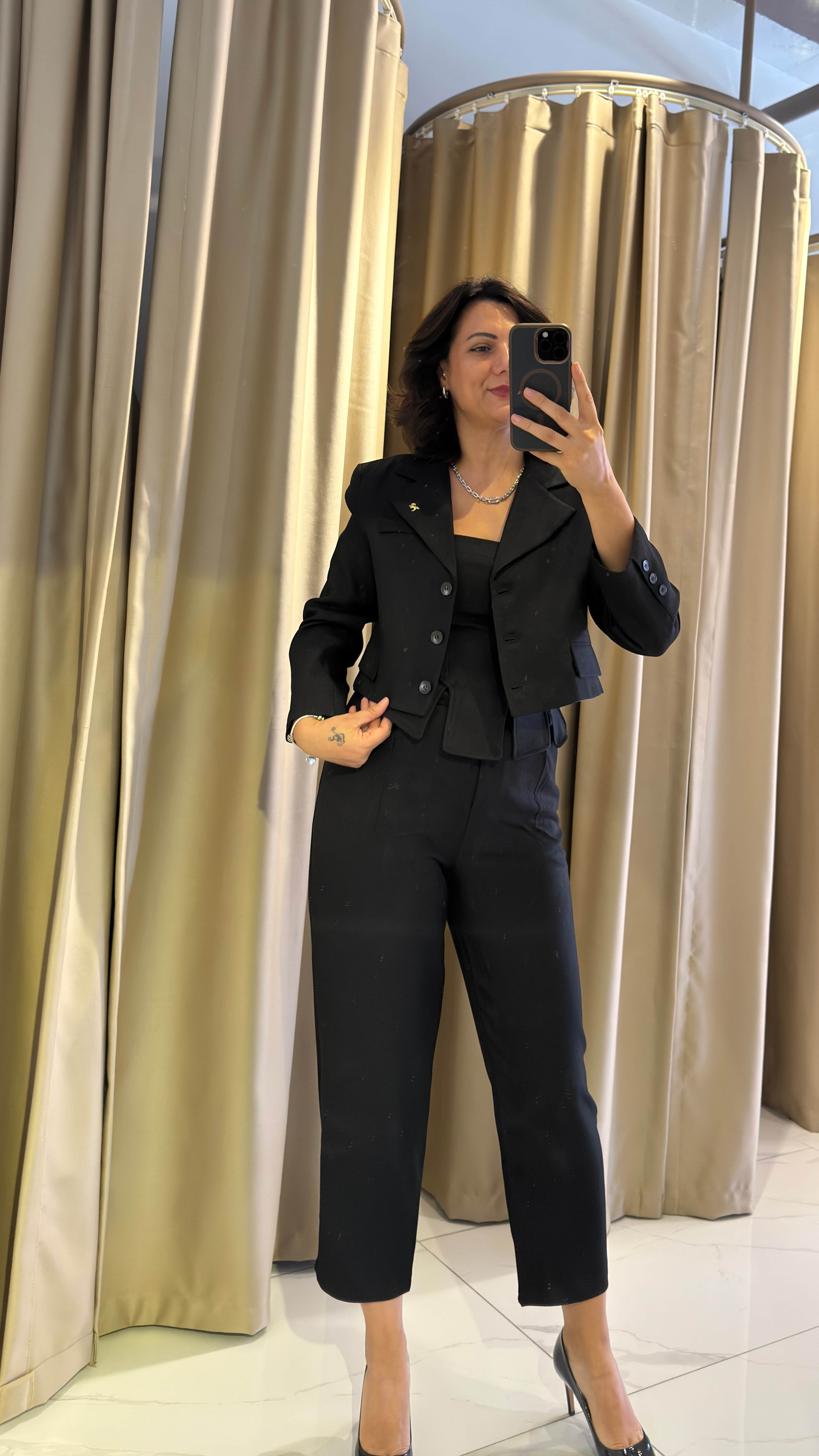 BROŞLU BLAZER