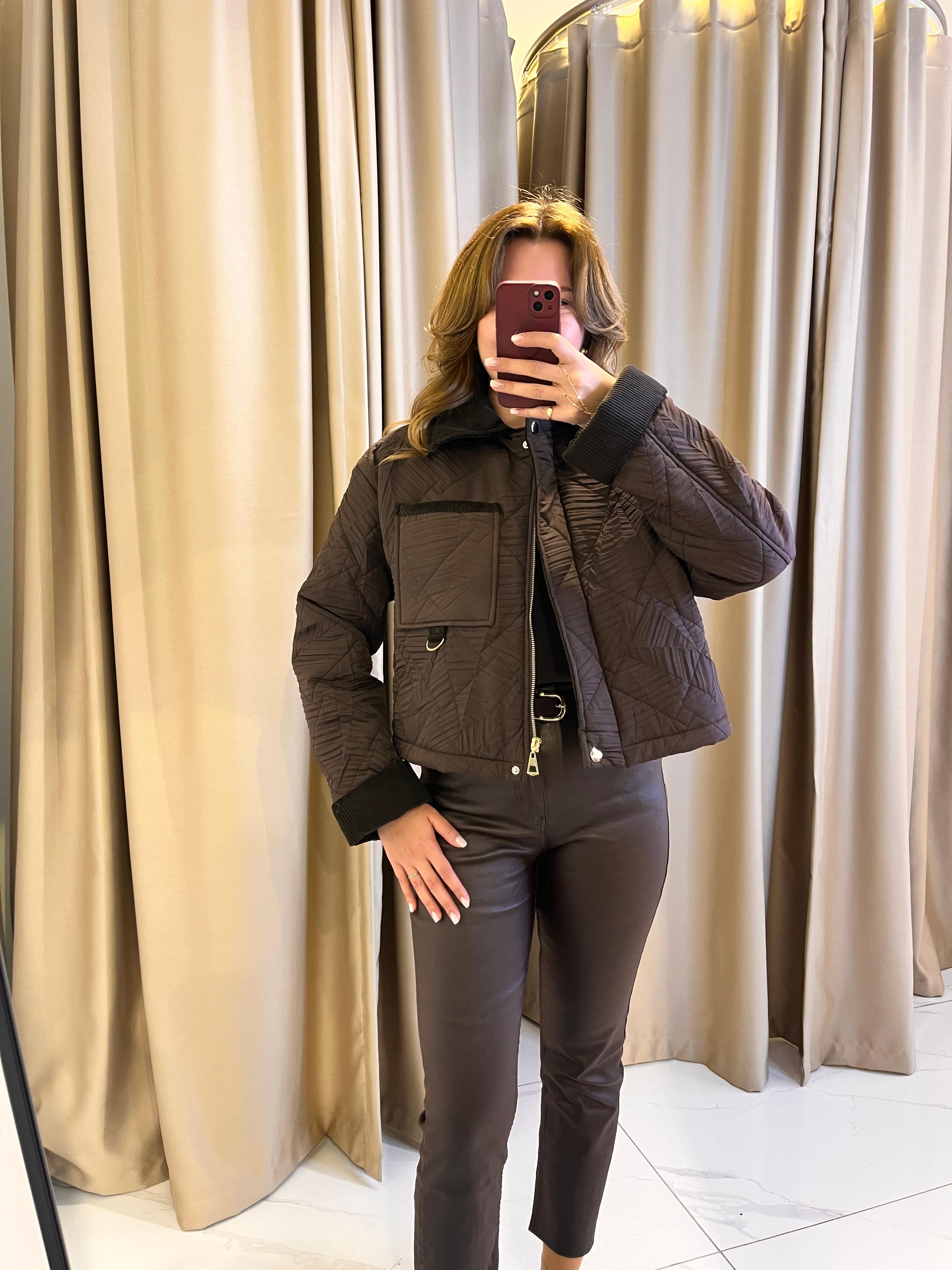 KAPİTONE TASARIM KISA MONT