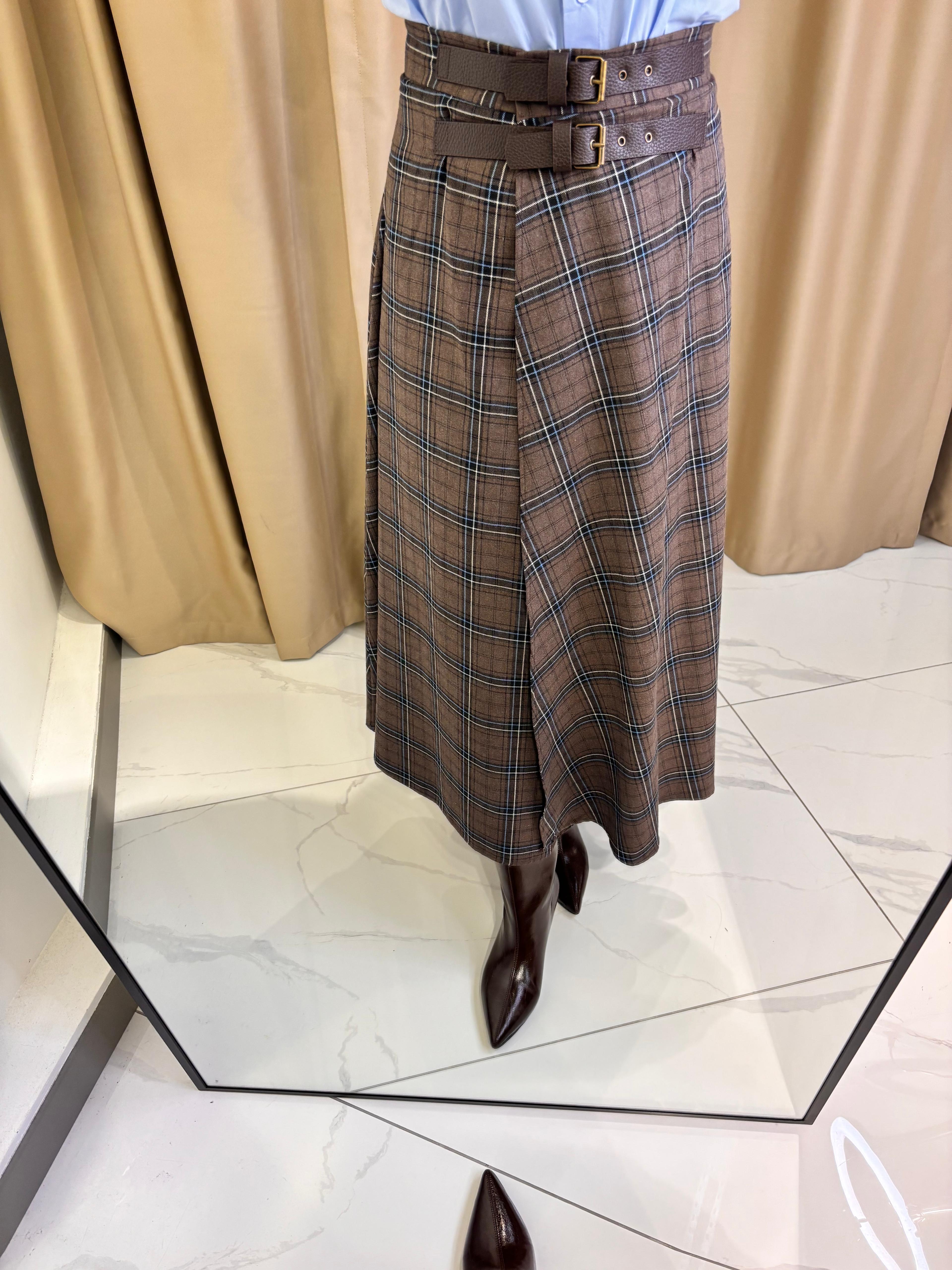 EKOSE KEMERLİ YIRTMAÇLI ETEK