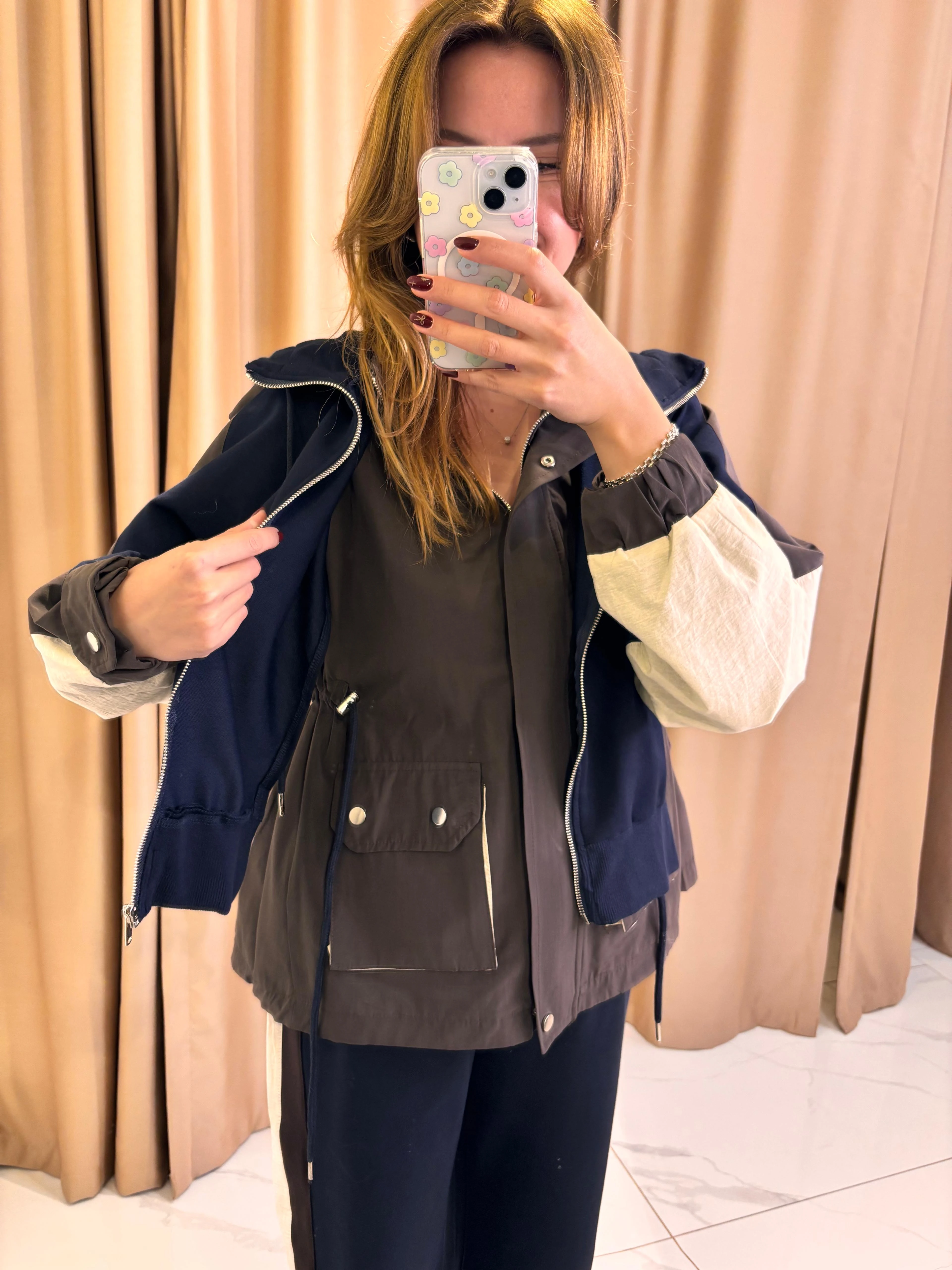 MARKA MODEL KAPÜŞONLU EŞOFMAN TAKIMI