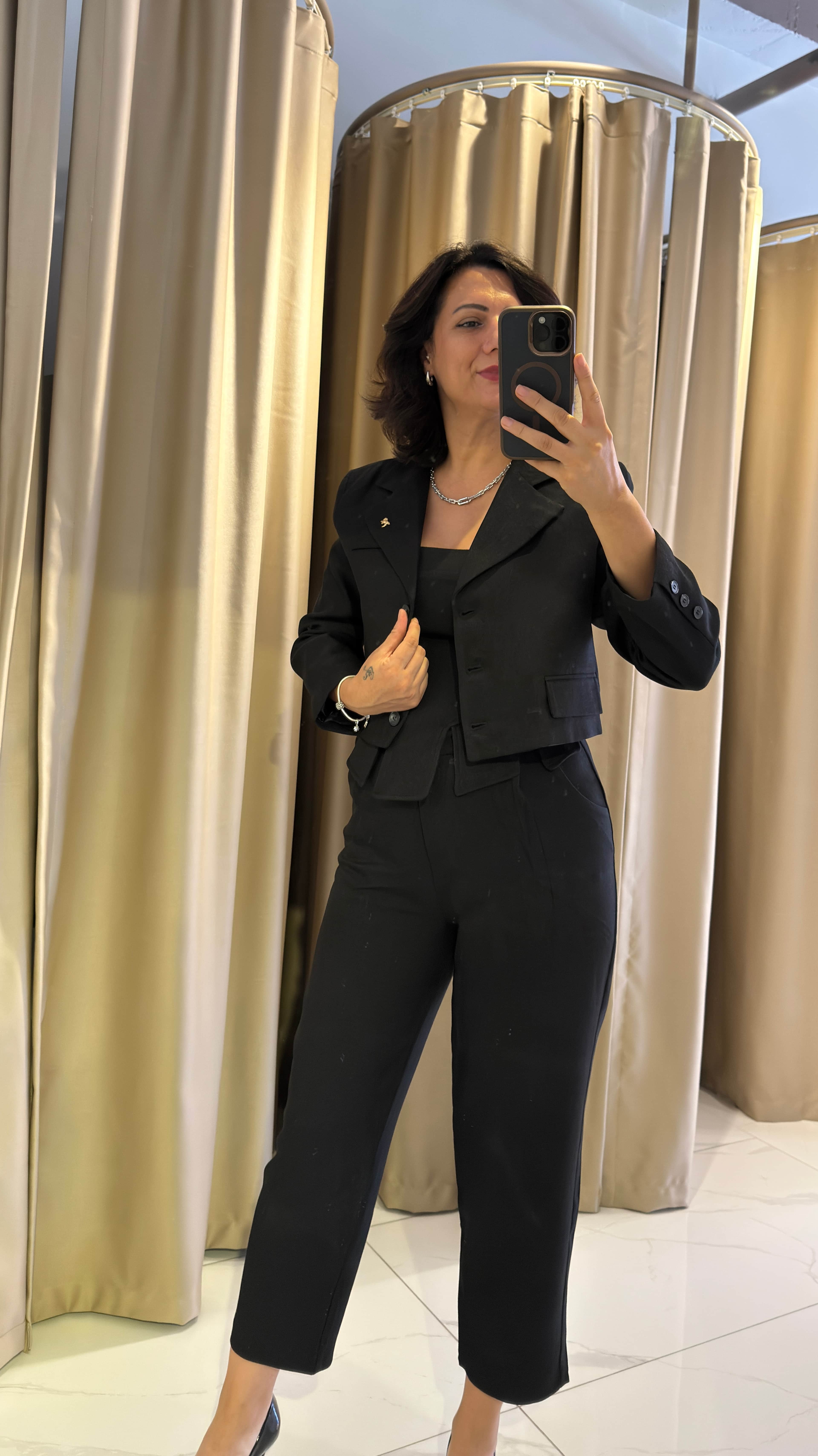 BROŞLU BLAZER