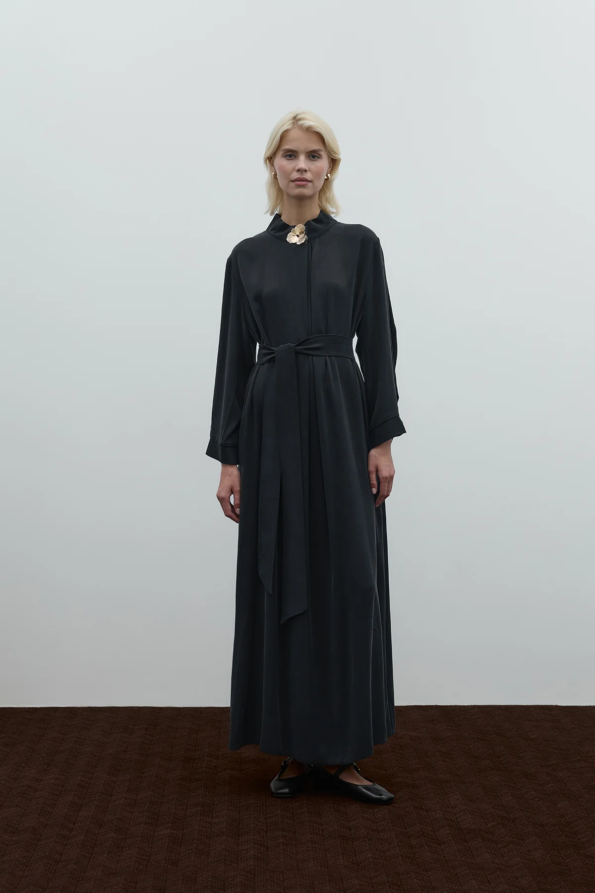 CLANDE YAKA AKSESUARLI İPEK CUPRO ELBİSE 5011