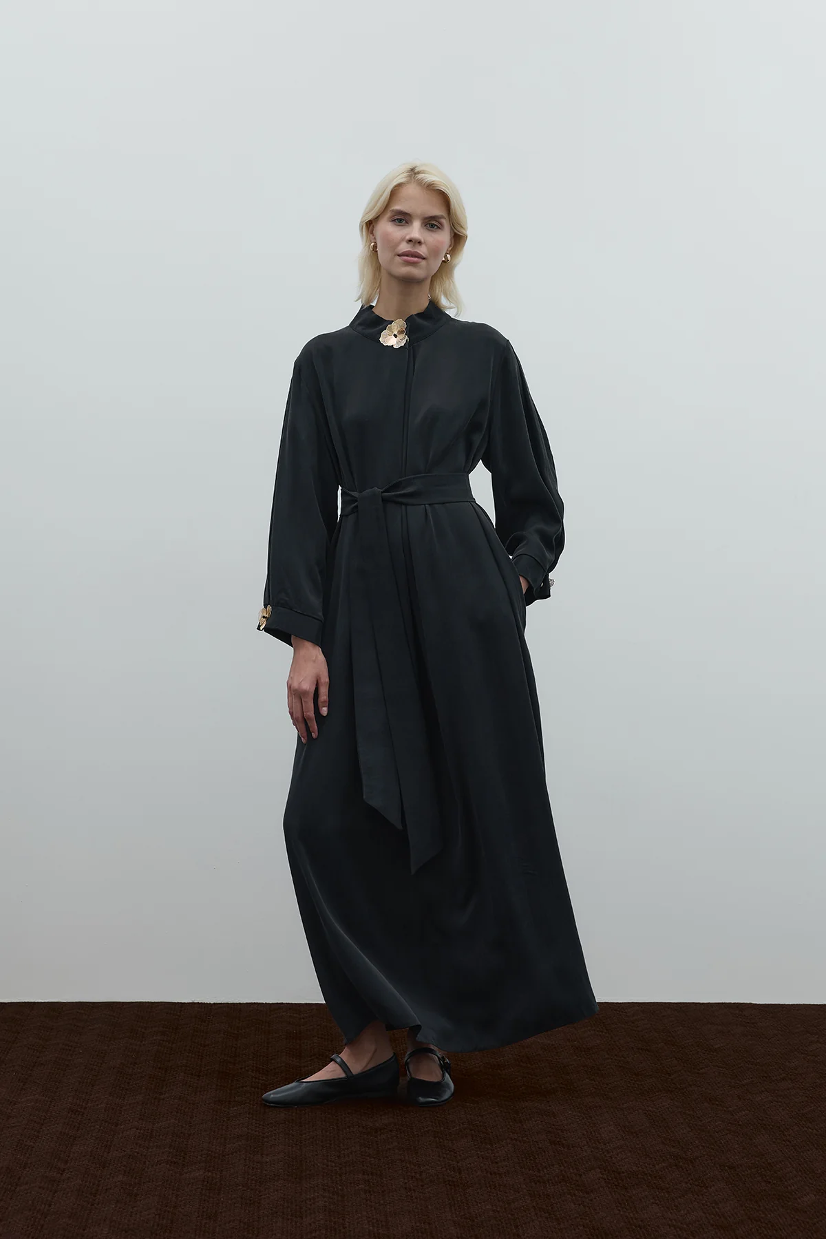 CLANDE YAKA AKSESUARLI İPEK CUPRO ELBİSE 5011