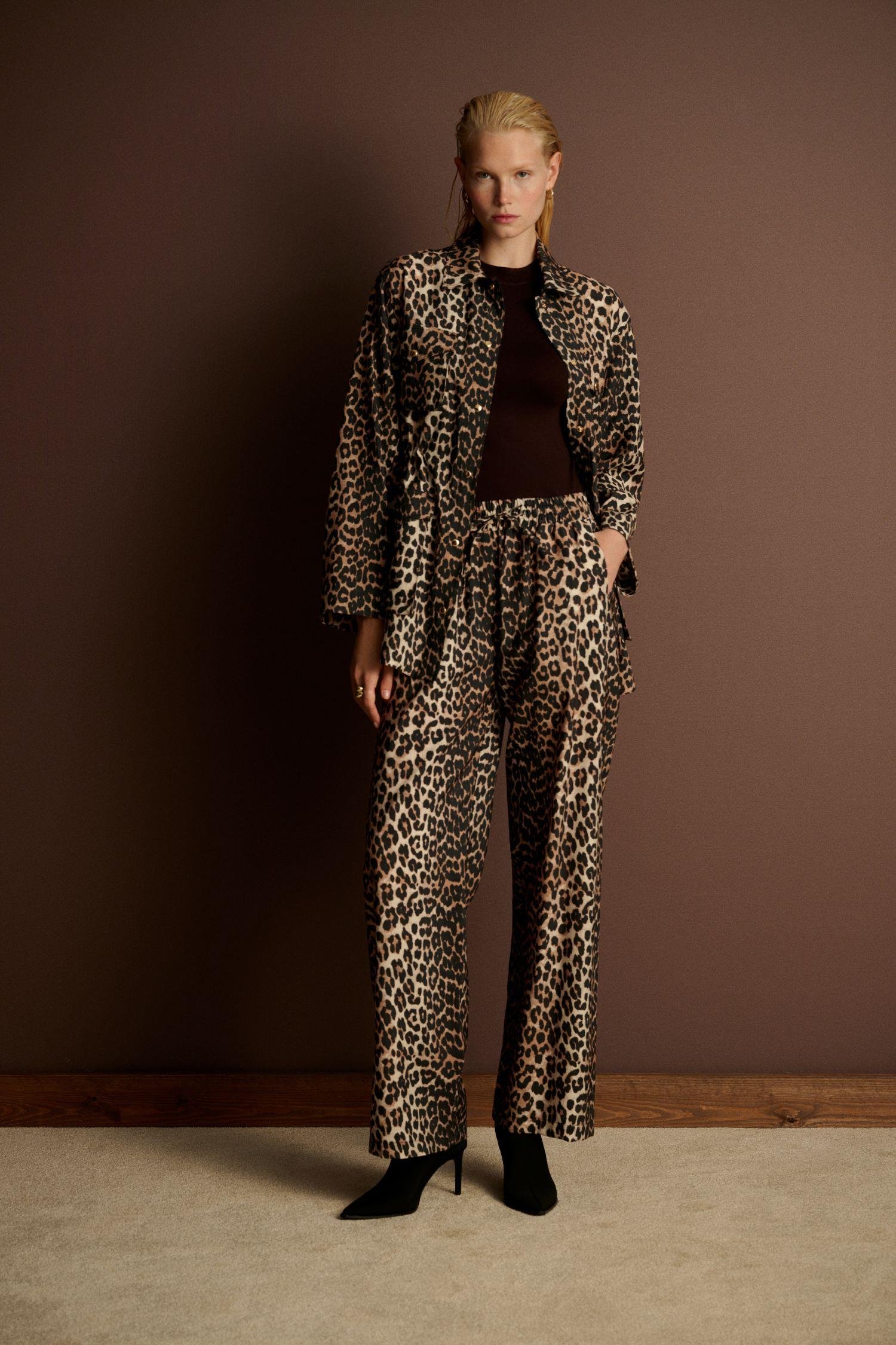 TERZİ DÜKKANI LEOPAR DESEN CEPLİ PANTOLONLU TAKIM TD26K05000056