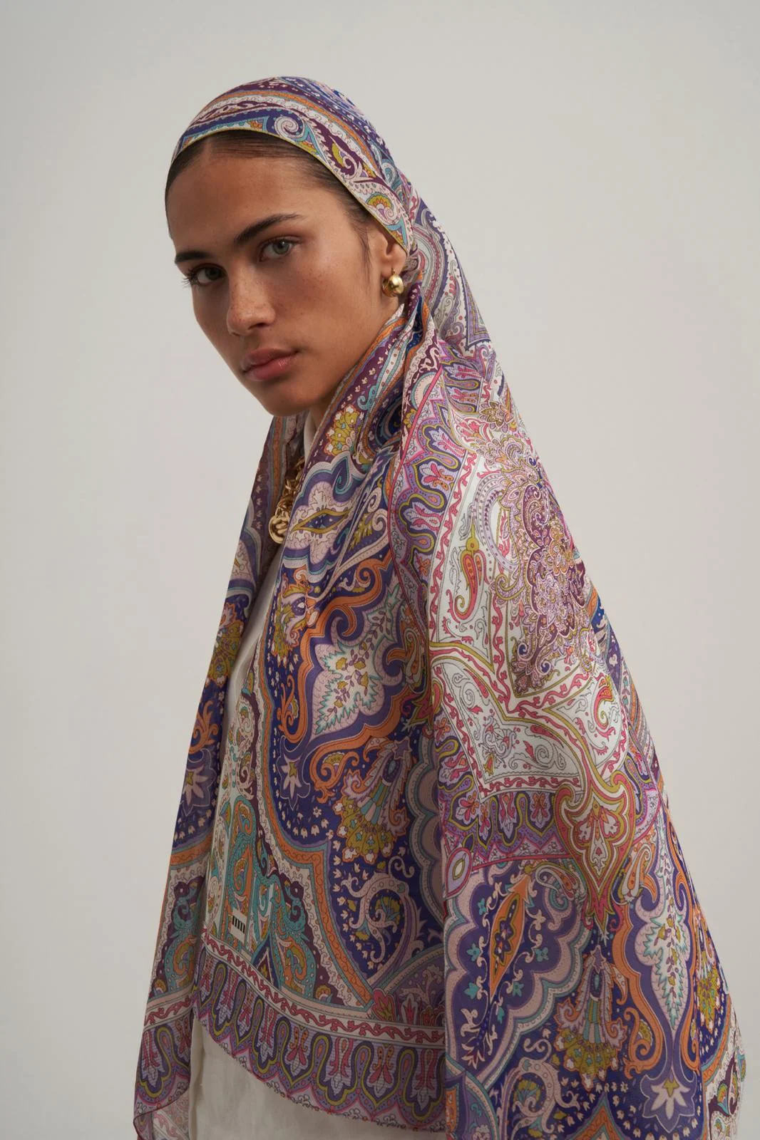 MORENOSİLK ŞÖLEN ŞAL