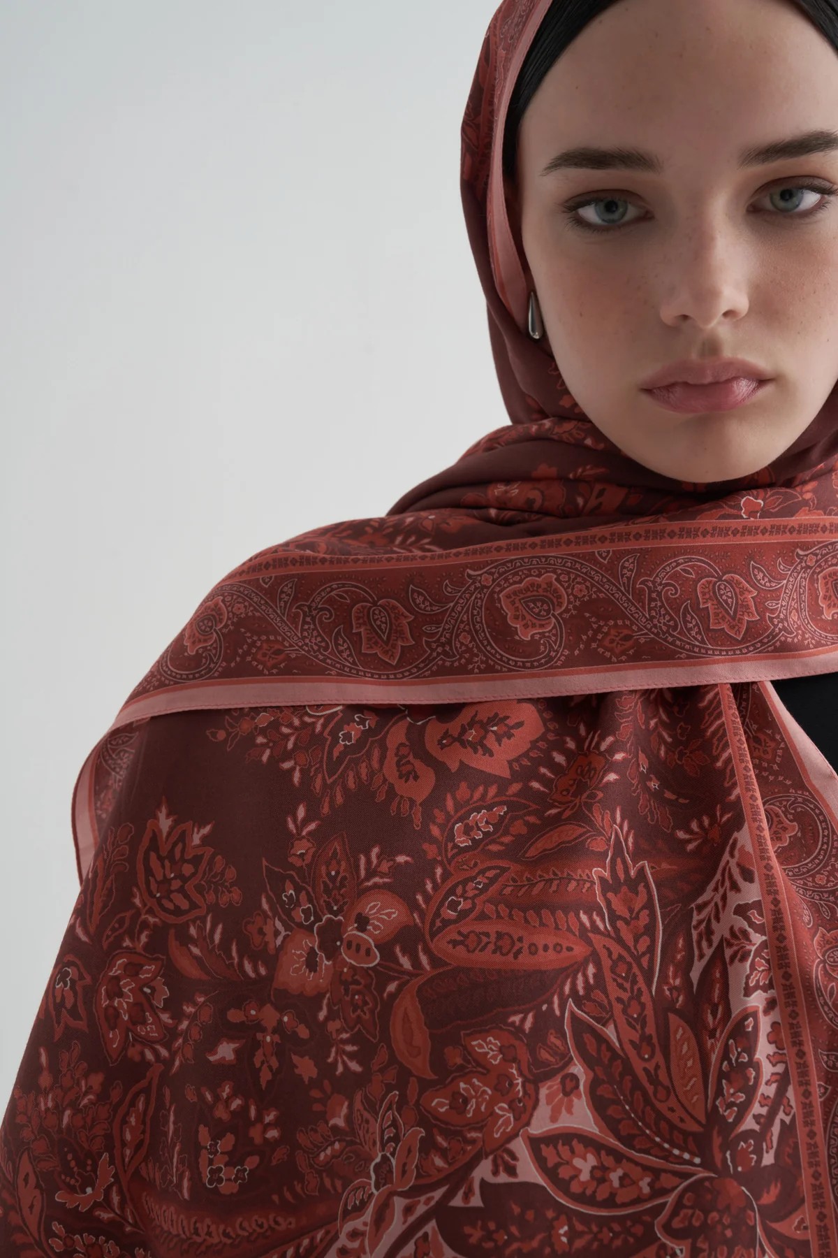 RED İVY ŞAL