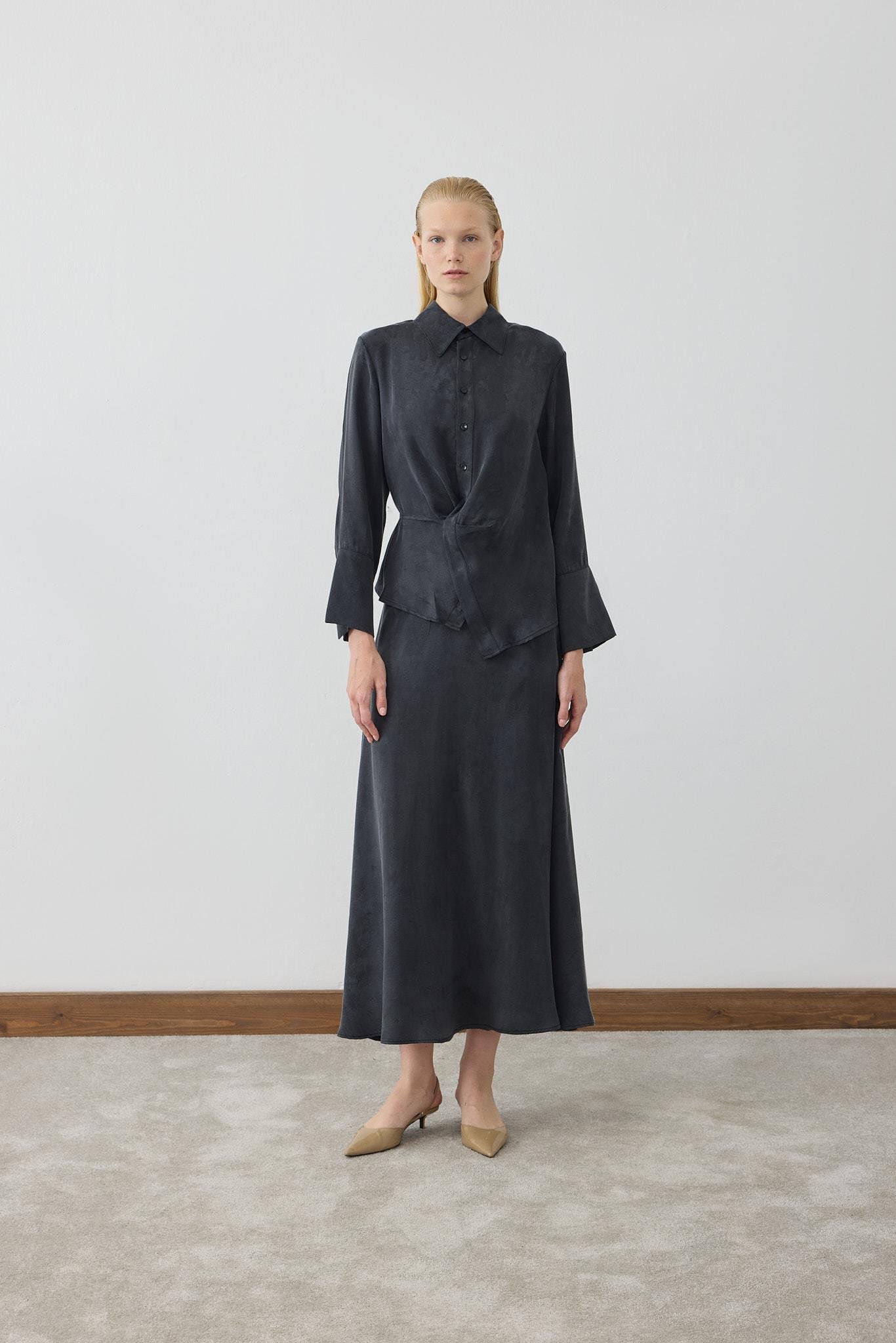 TERZİ DÜKKANI SOLE TAŞLANMIŞ İPEK BAĞLAMALI ETEKLİ TAKIM TD25Y05033091 - Siyah