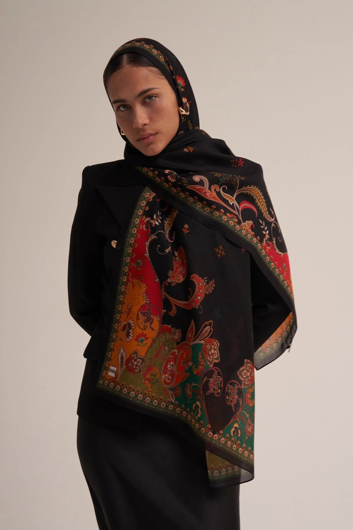 BLACK FLORAL ŞAL