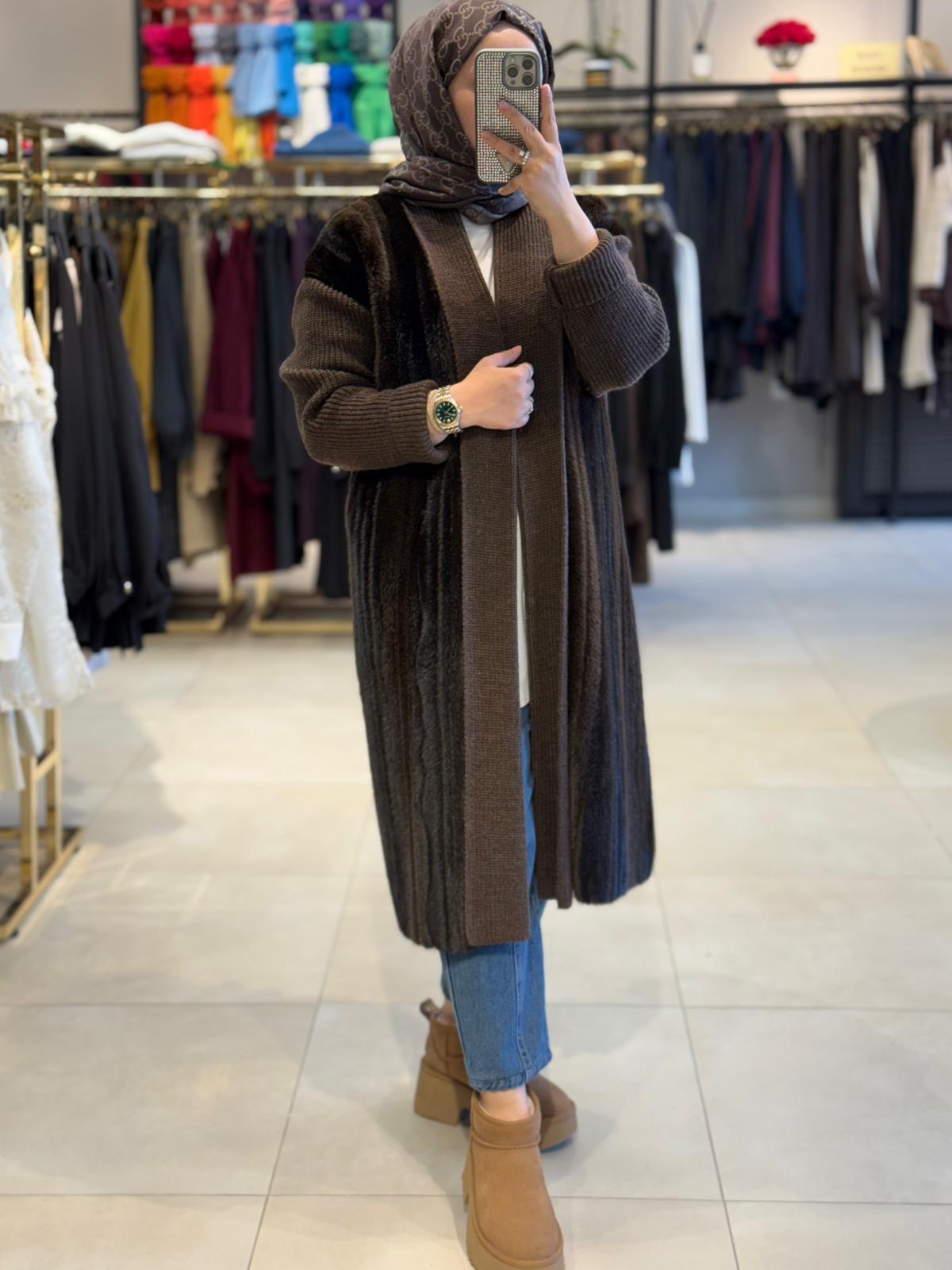 GHİSA KÜRK DETAYLI TRİKO HIRKA 5KGSHRK3050 - Kahve