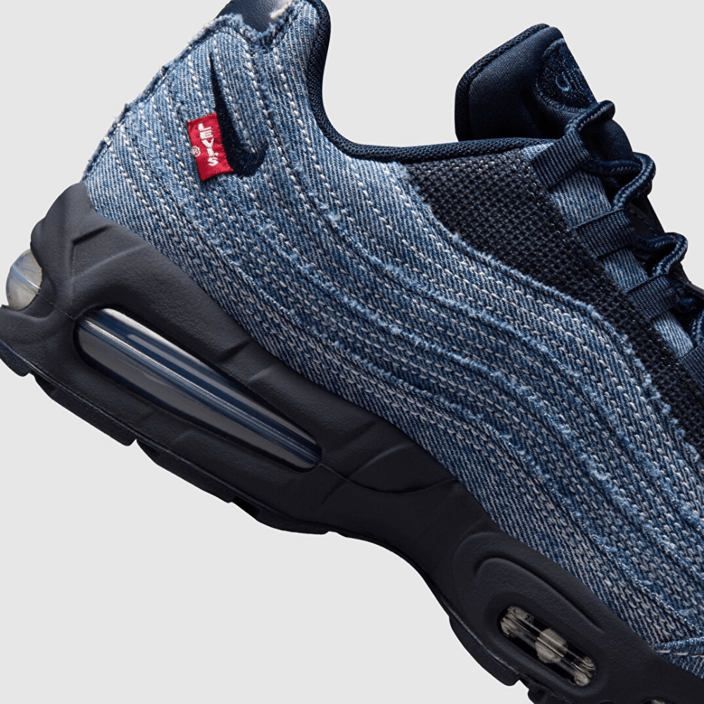 Levi's® x Nike Air Max 95 Sneaker Blue