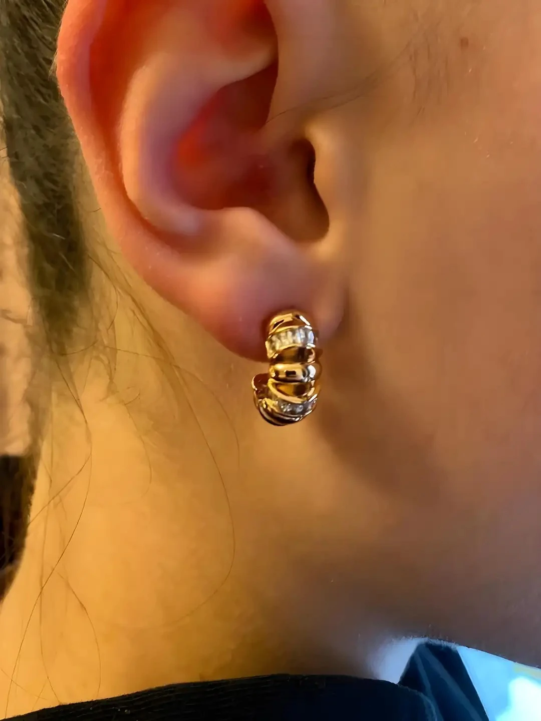 Kristal Taşlı Halka Küpe