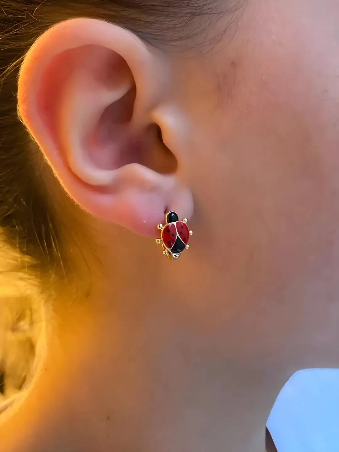 Uğur Böceği Motifli Küpe