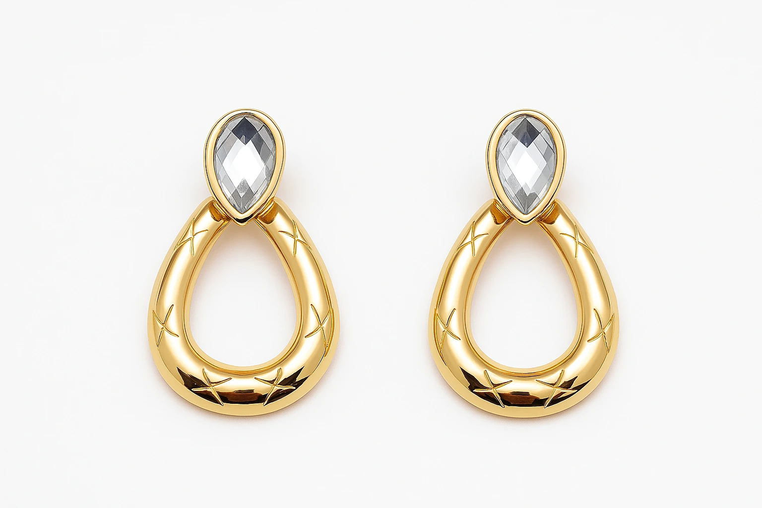 İnci Taşlı Tasarım İçi Boş Damla Küpe