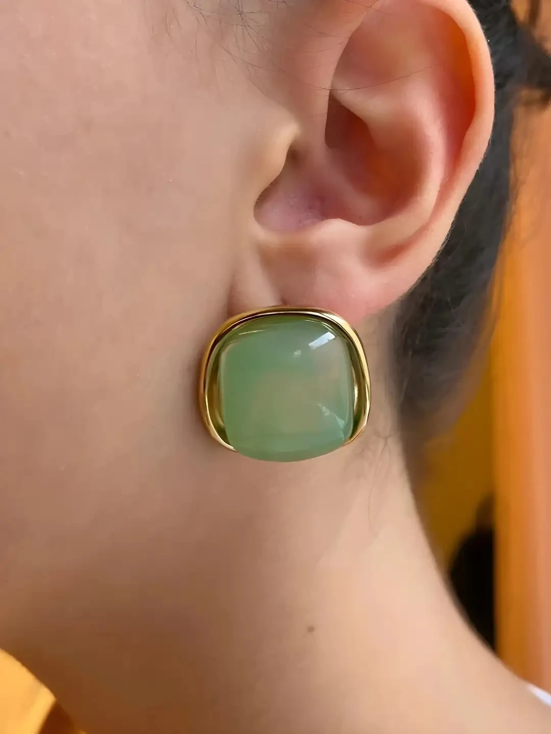 Yeşil Akrilik Kare Model Küpe 