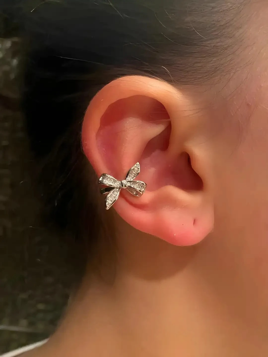 Parıtılı Çiçek Model Kıkırdak Küpe