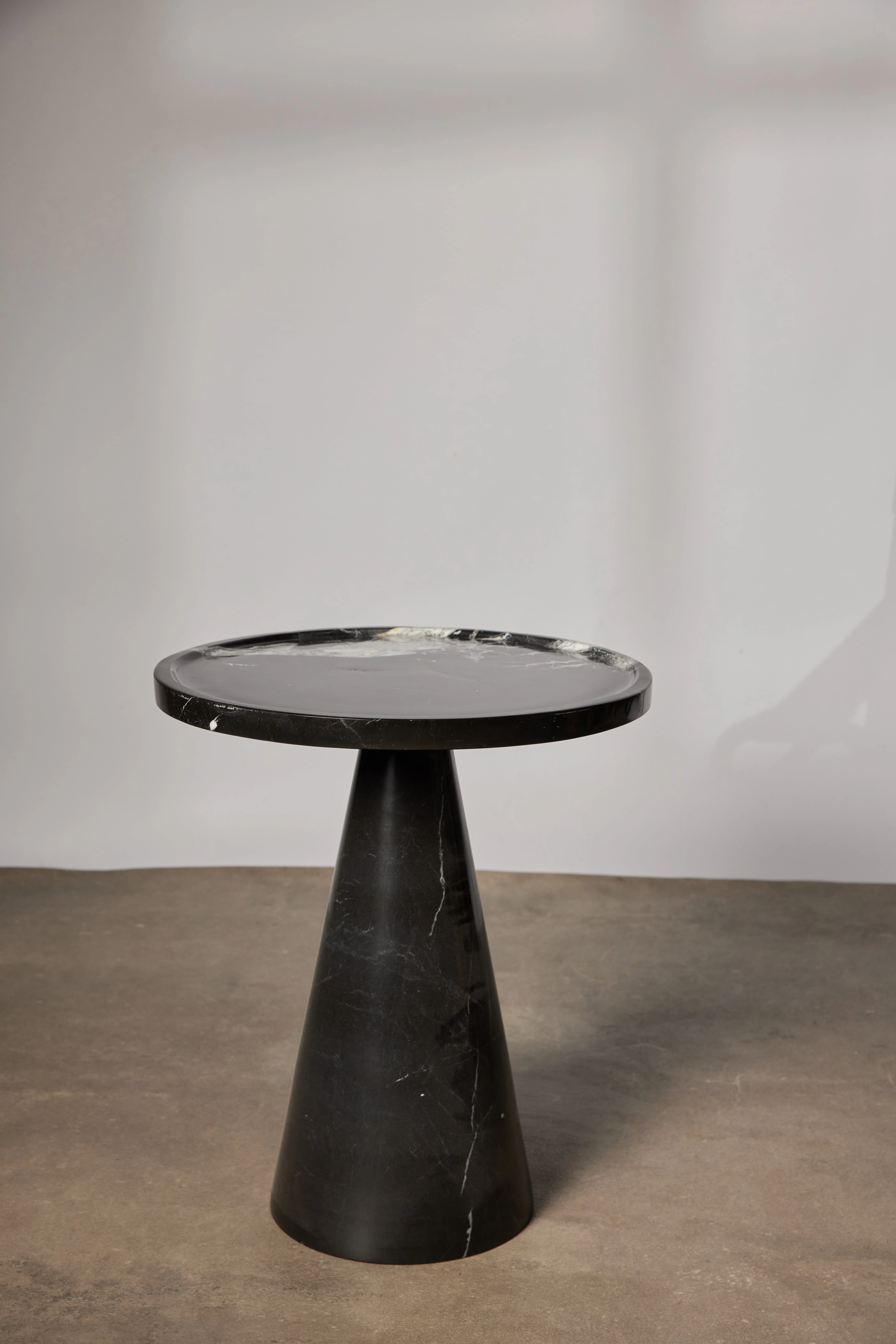 Vela Siyah Mermer Yan Sehpa