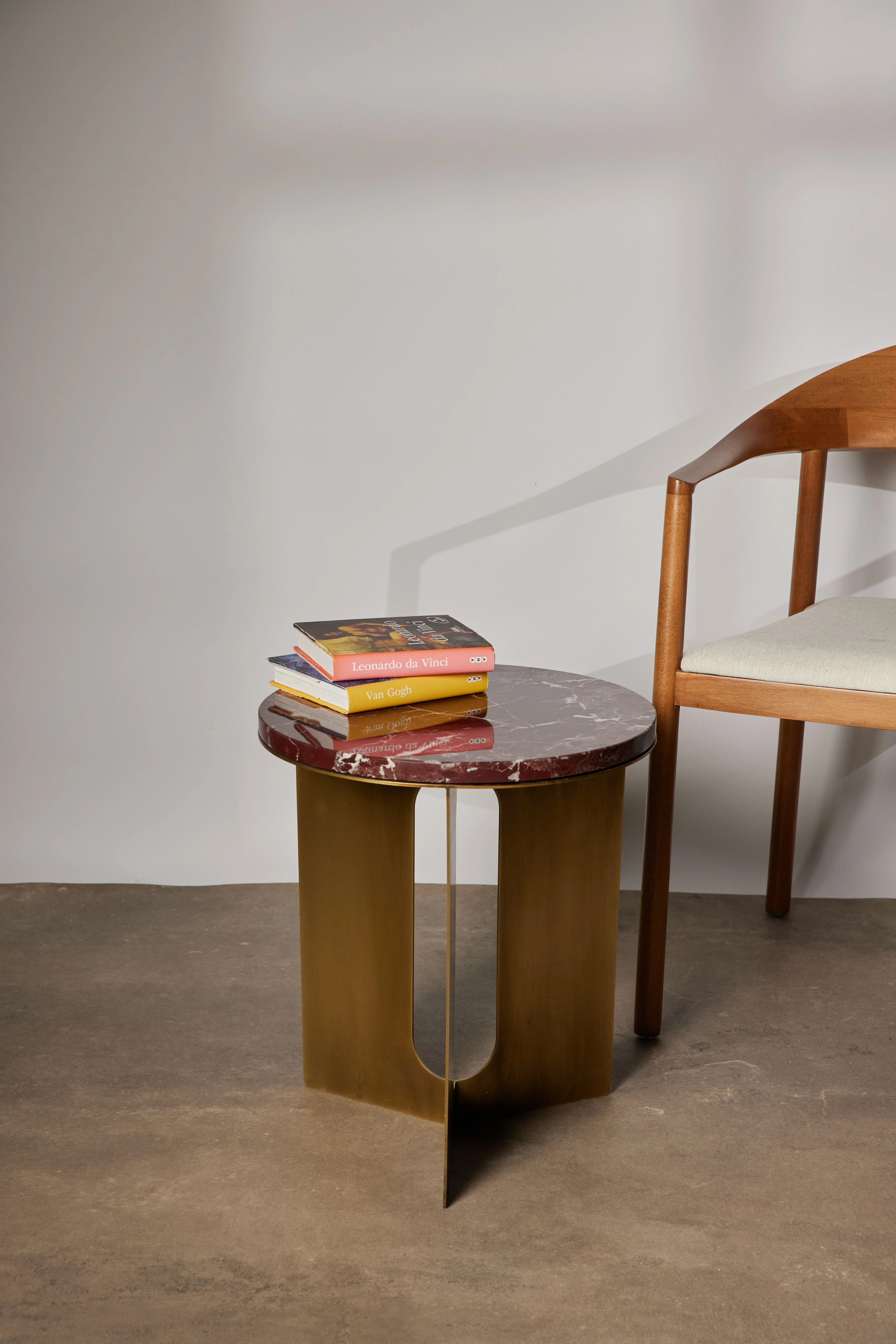 Aurel Yan Sehpa - Elazığ Vişne