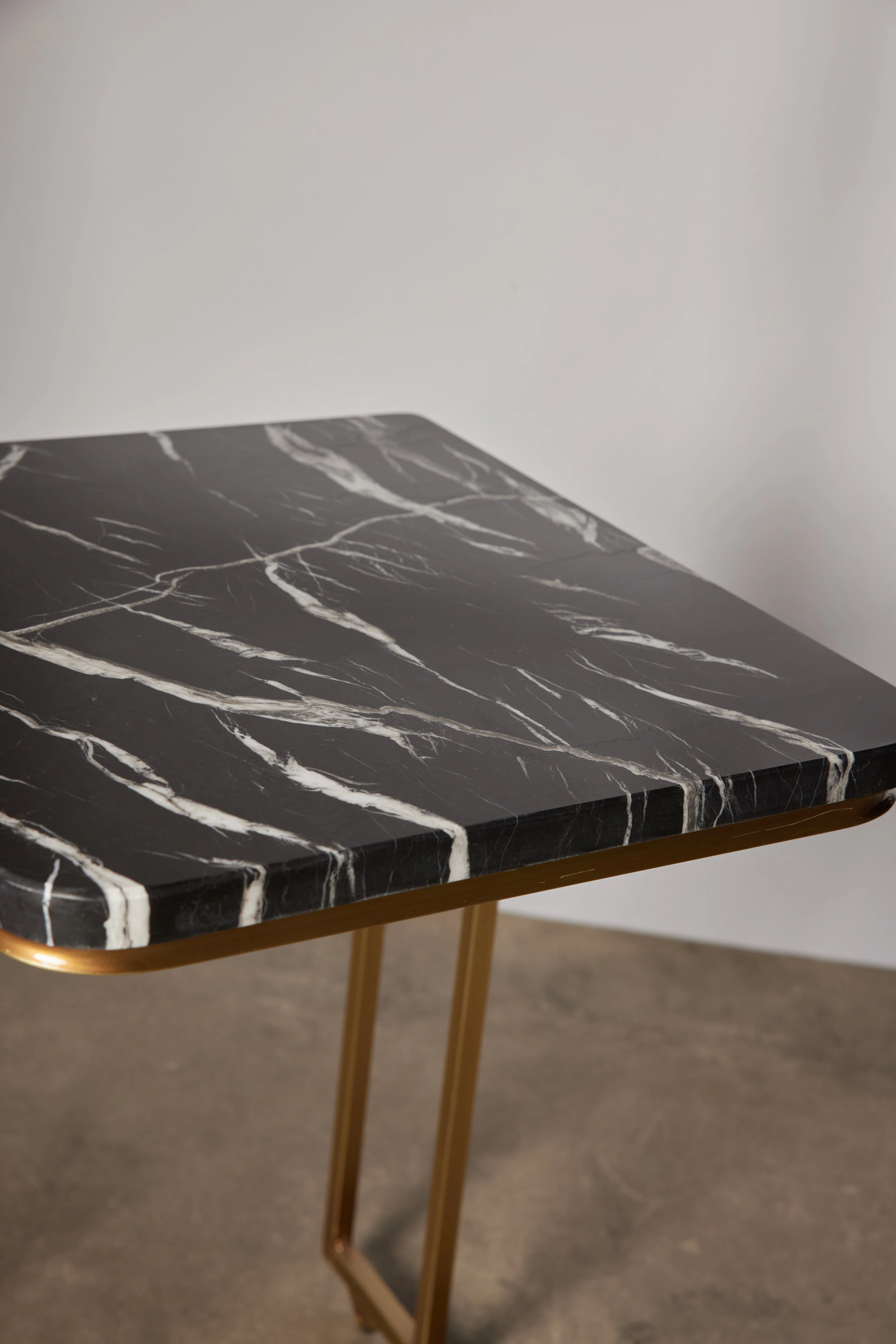 Jura Alexander Black Siyah Mermer C Sehpa