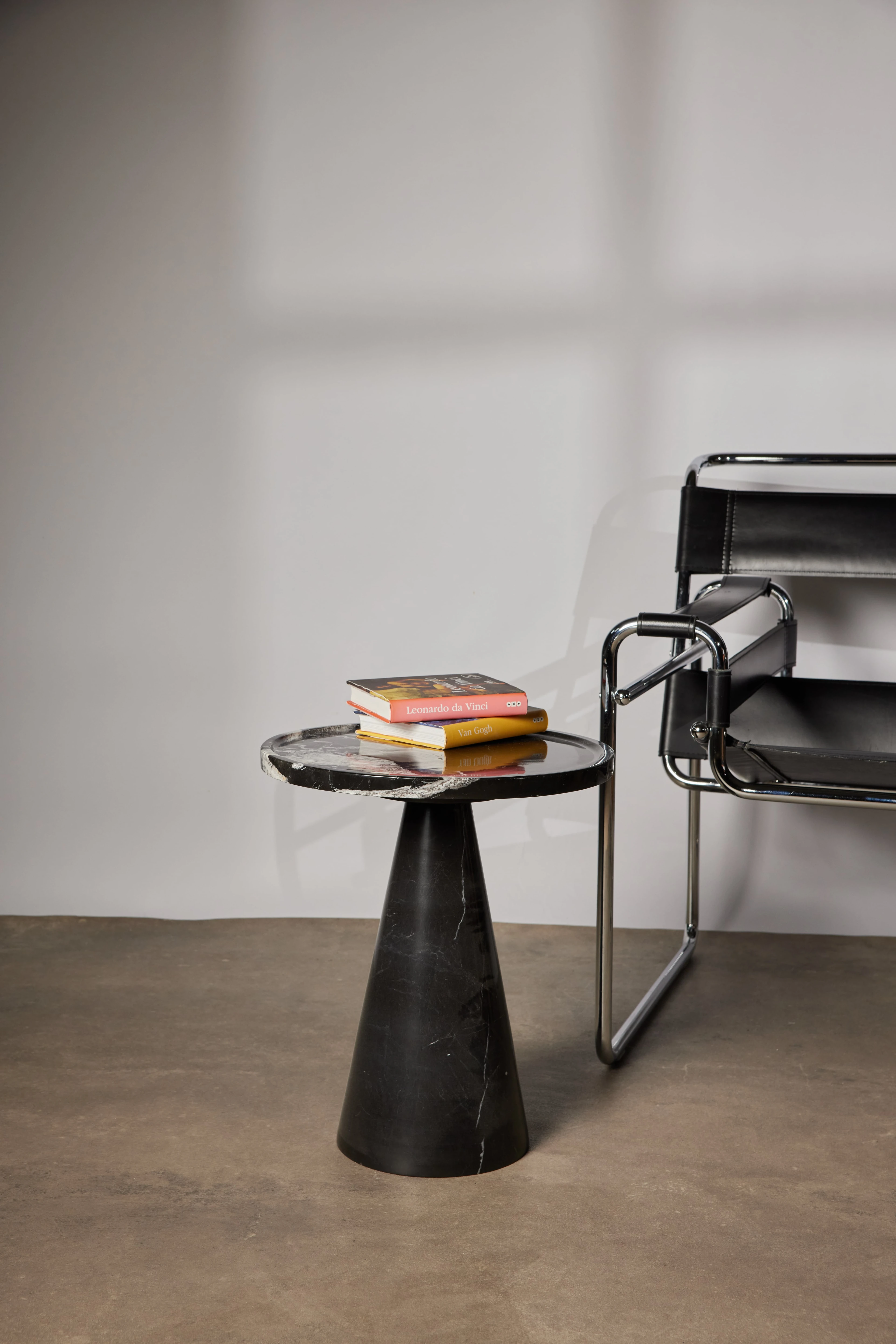 Vela Siyah Mermer Yan Sehpa