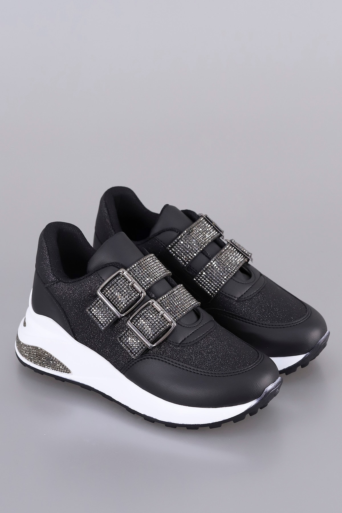MDL 1058 Taş Detaylı Tokalı Spor Ayakkabı
