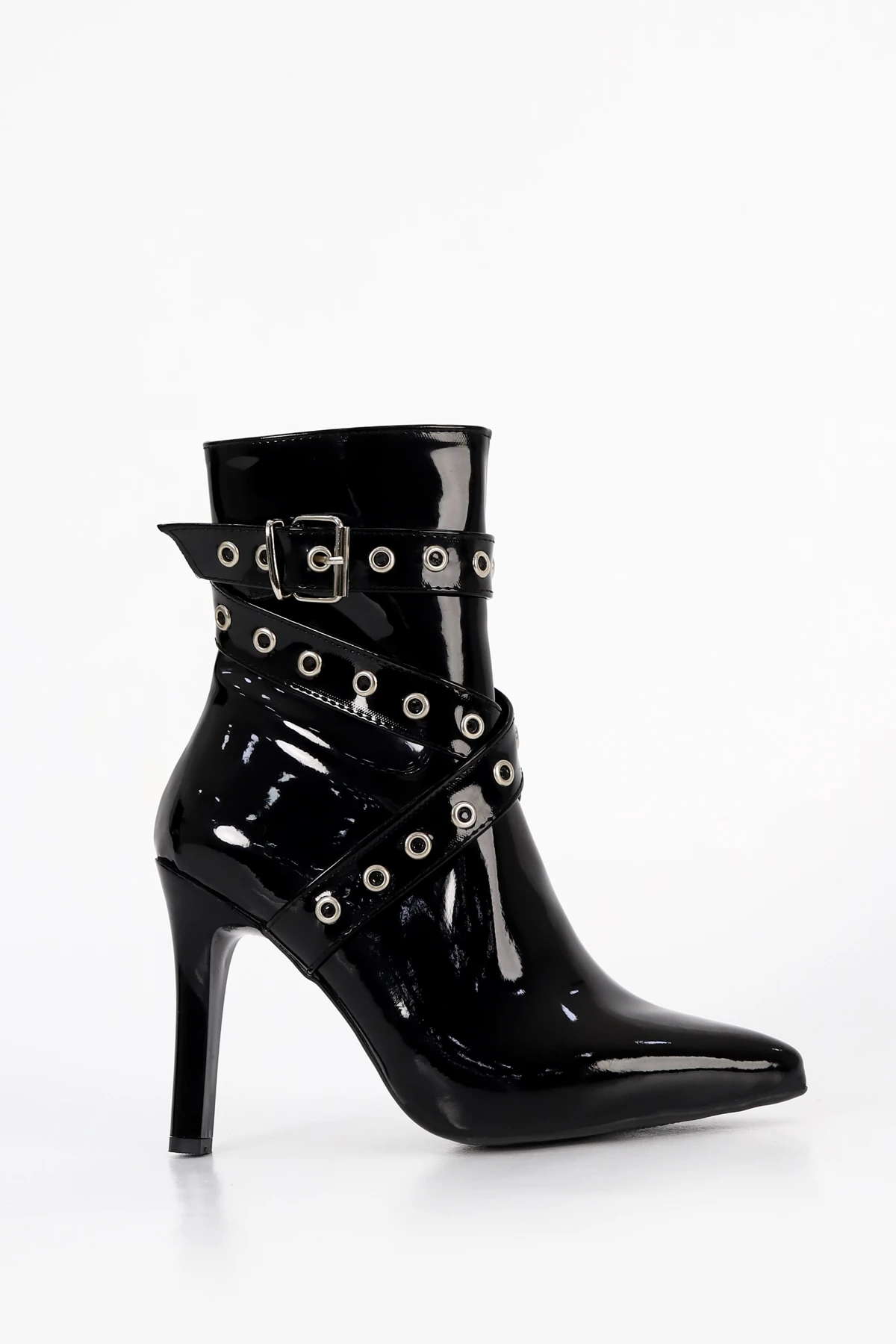 BLN 2401 Kemer Toka detaylı Yüksek Topuklu Yarım Bot - SİYAH RUGAN