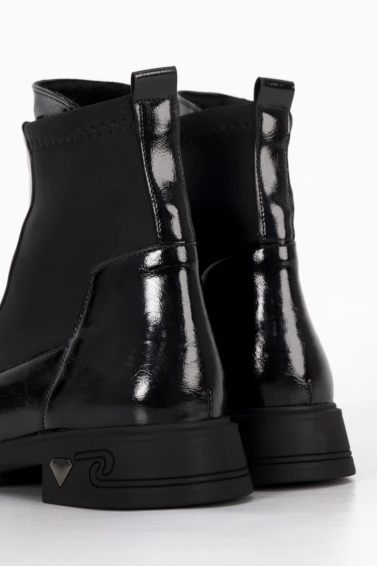 İNT 5050 Önden Fermuar Detaylı Yarım Bot