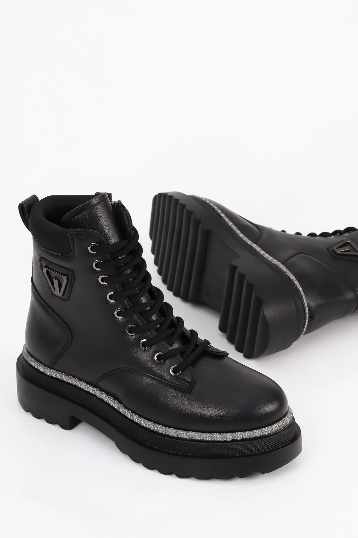 KP 12-35 Taş Detay Vardole Bağcıklı Postal