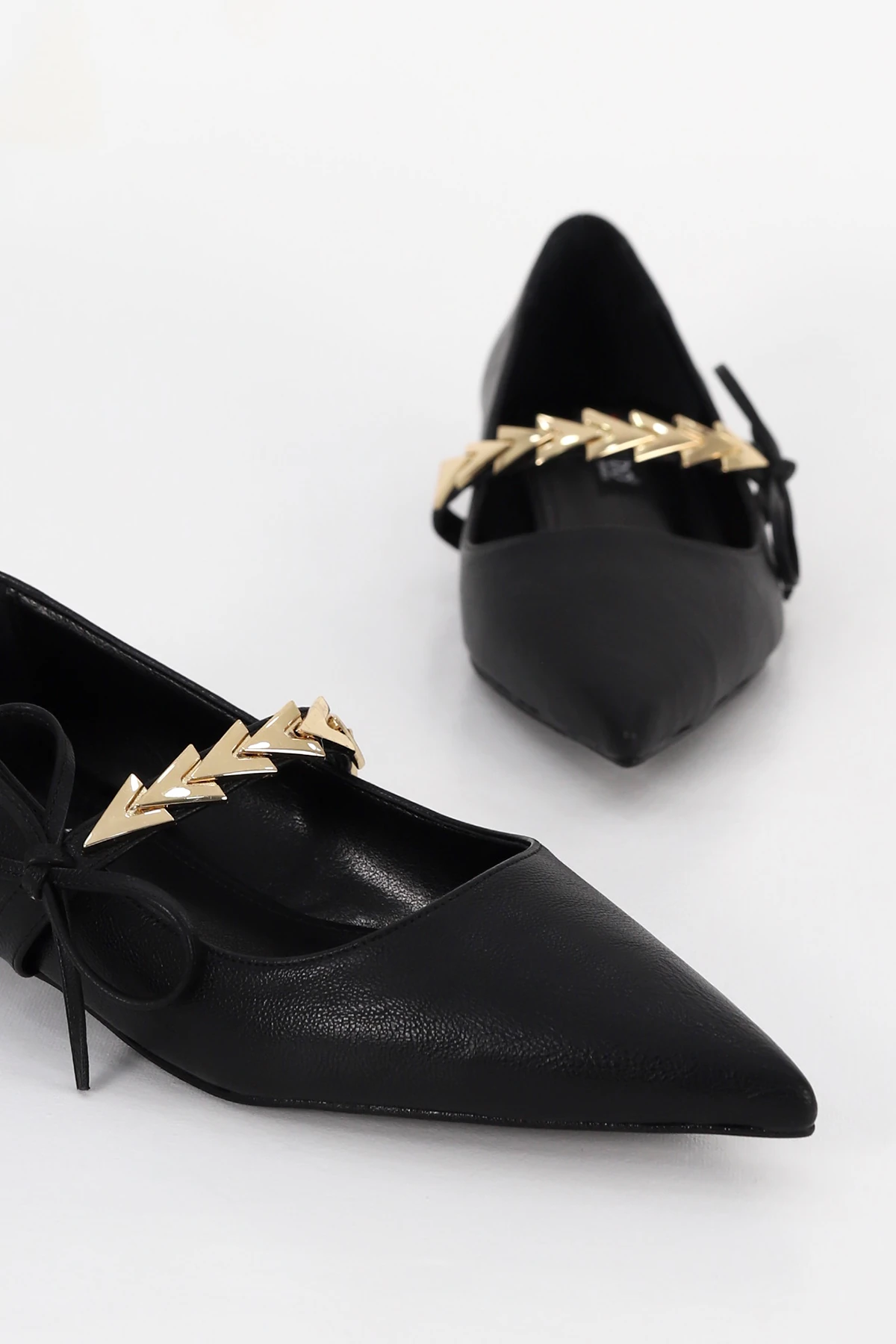 RSD 210 Gold Metal Toka Detaylı Alçak Topuklu Ayakkabı - SİYAH-DERİ