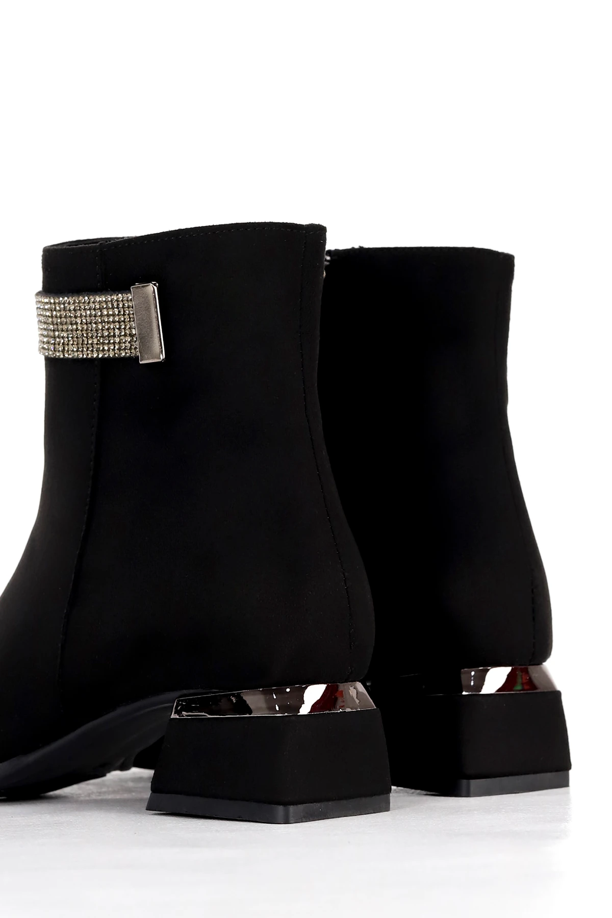 BLN 705 Kemer Taş Detaylı ALçak Topuklu Yarım Bot