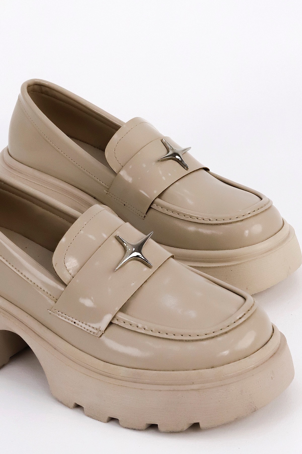 DM 2500 Metal Toka Detaylı Yüksek Tabanlı Loafer