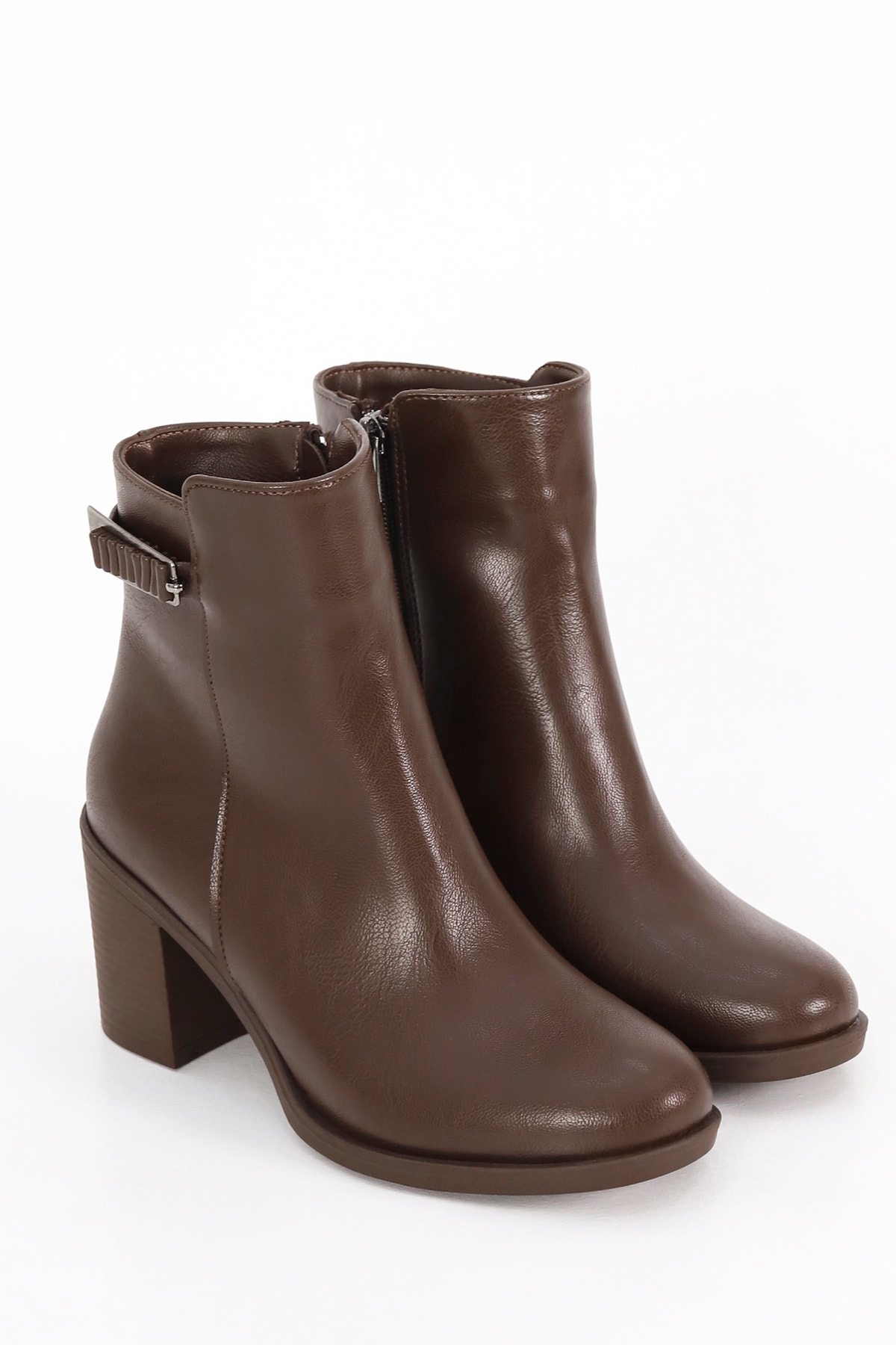 BLN 401 Büzgülü Toka Detaylı Topuklu Bot