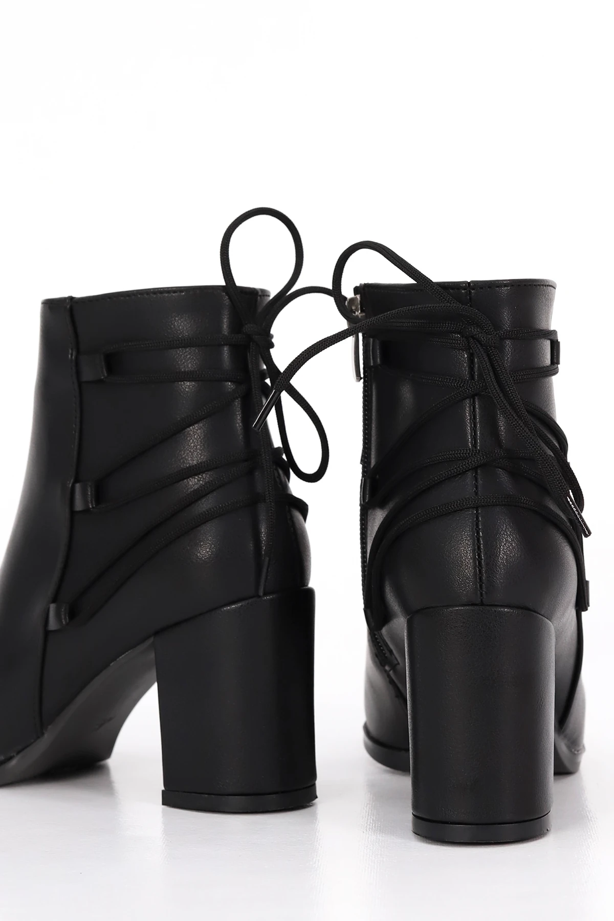 AHM 001 Arka Bağcık Detay Orta Topuklu Yarım Bot